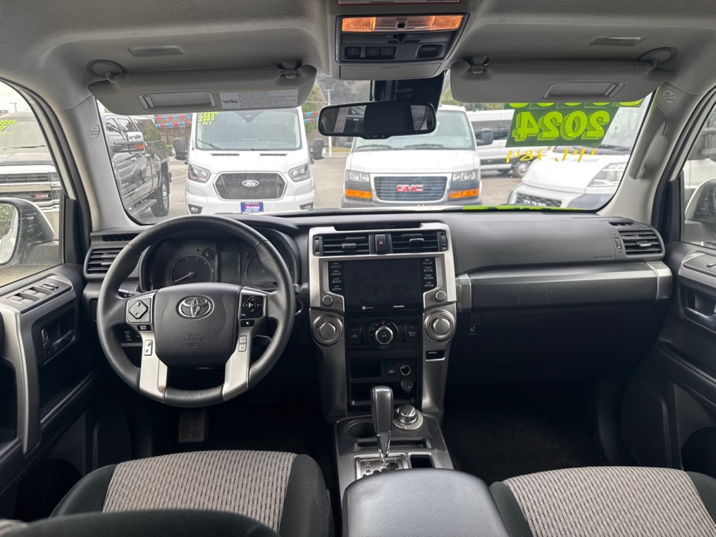2024 WHITE TOYOTA 4RUNNER SR5/SR5 PREMIUM (JTEMU5JR4R6) with an 4.0L engine, Automatic transmission, located at 929 East 8th Ave, Anchorage, AK, 99501, (907) 274-2277, 61.214783, -149.866074- Photo#3