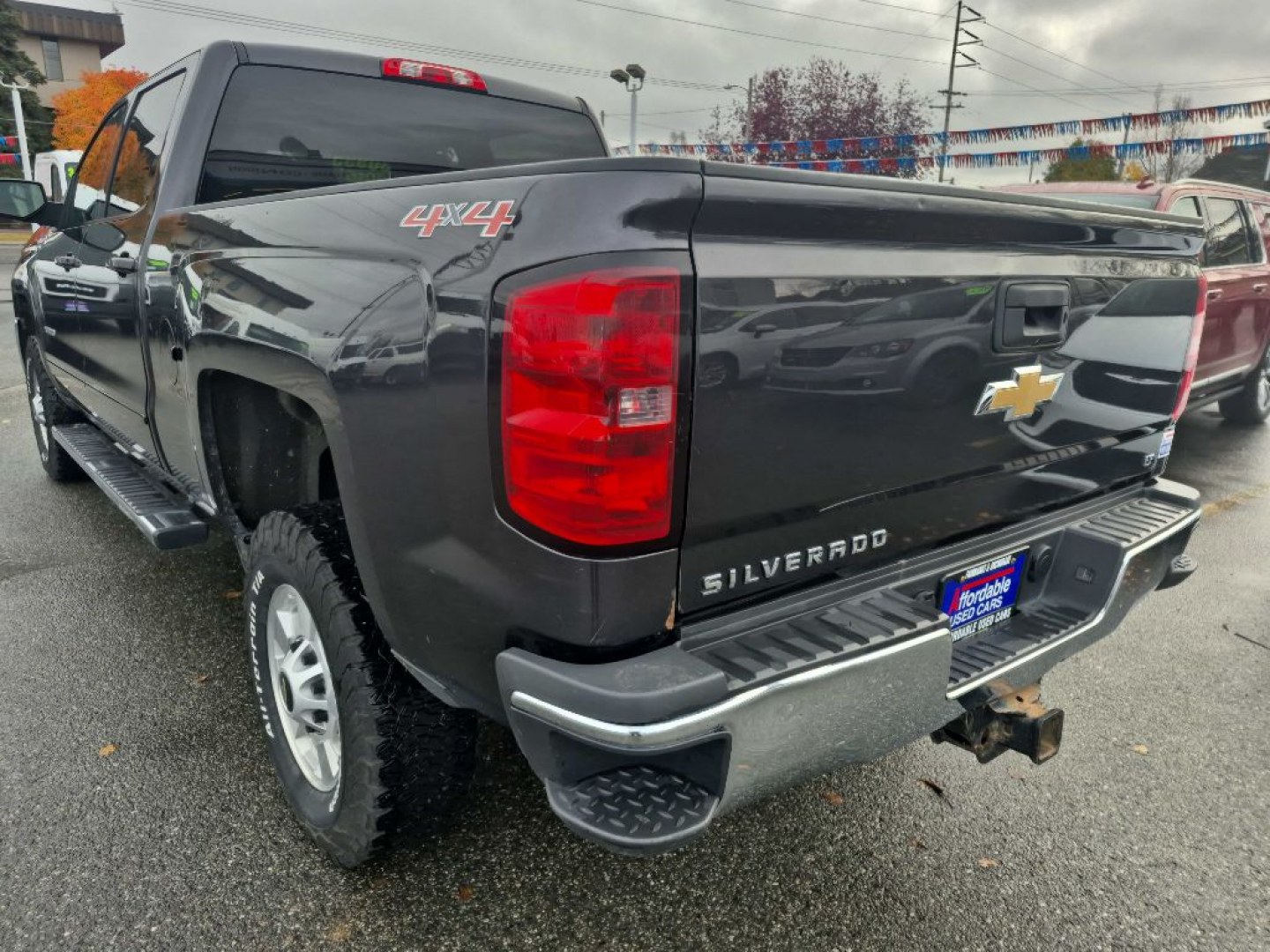 2015 GRAY CHEVROLET SILVERADO 2500 HEAVY DUTY LT (1GC1KVEGXFF) with an 6.0L engine, Automatic transmission, located at 929 East 8th Ave, Anchorage, AK, 99501, (907) 274-2277, 61.214783, -149.866074- Photo#4