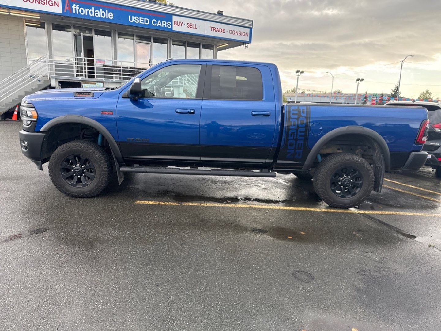 2019 BLUE RAM 2500 POWERWAGON (3C6TR5EJ7KG) with an 6.4L engine, Automatic transmission, located at 929 East 8th Ave, Anchorage, AK, 99501, (907) 274-2277, 61.214783, -149.866074- Photo#1