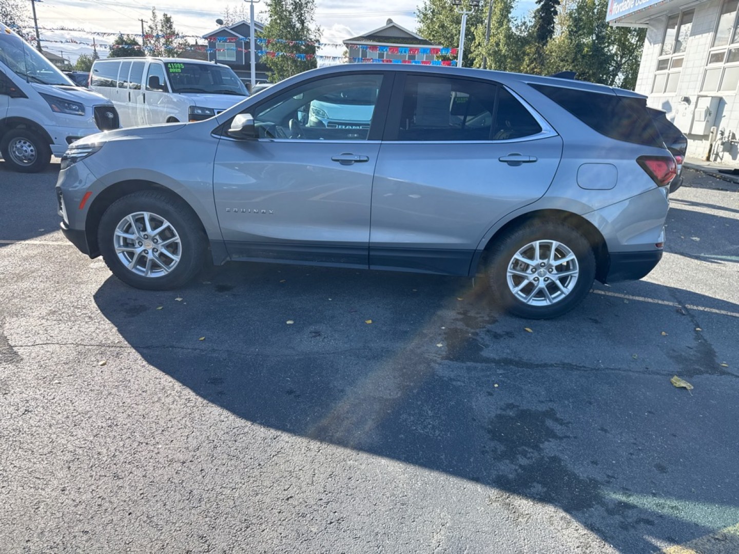2024 GRAY CHEVROLET EQUINOX LT LT (3GNAXUEG6RL) with an 1.5L engine, Automatic transmission, located at 929 East 8th Ave, Anchorage, AK, 99501, (907) 274-2277, 61.214783, -149.866074- Photo#1