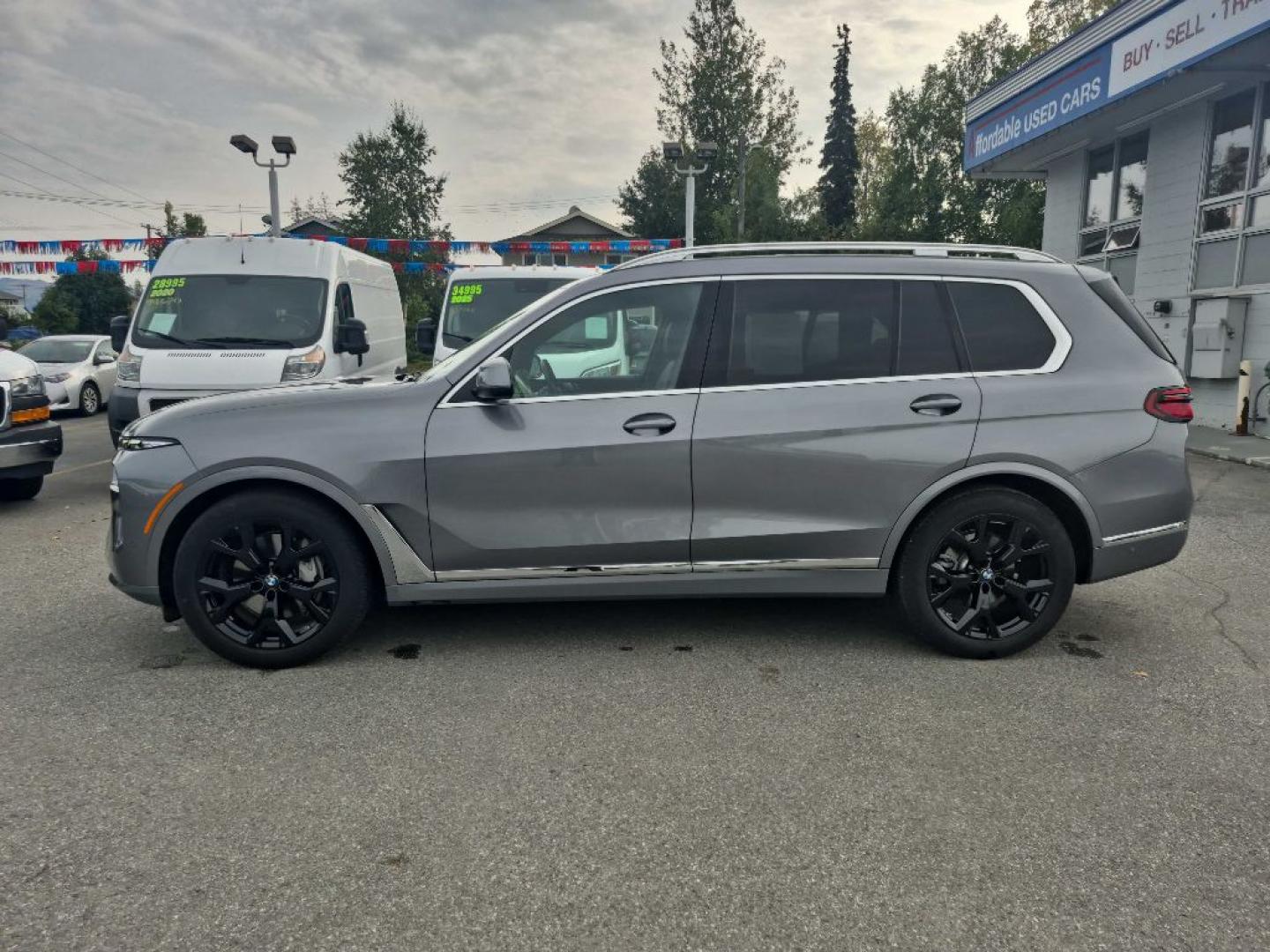 2023 GREY BMW X7 XDRIVE40I (5UX23EM06P9) with an 3.0L engine, Automatic transmission, located at 929 East 8th Ave, Anchorage, AK, 99501, (907) 274-2277, 61.214783, -149.866074- Photo#1