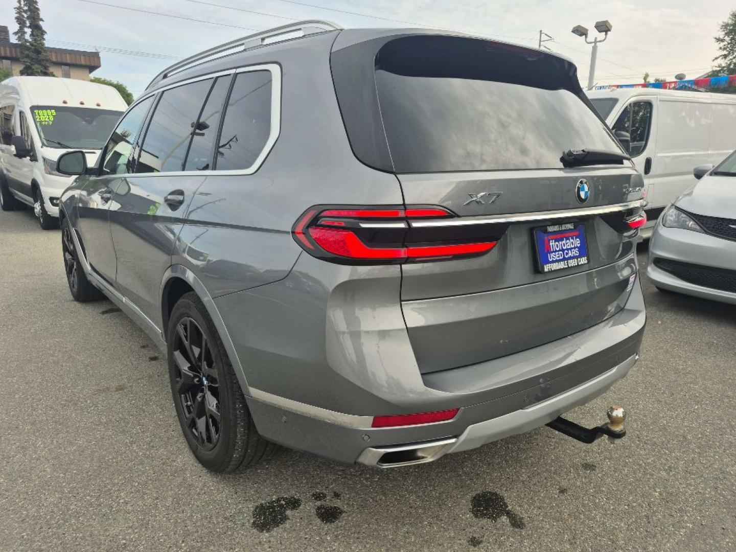 2023 GREY BMW X7 XDRIVE40I (5UX23EM06P9) with an 3.0L engine, Automatic transmission, located at 929 East 8th Ave, Anchorage, AK, 99501, (907) 274-2277, 61.214783, -149.866074- Photo#2