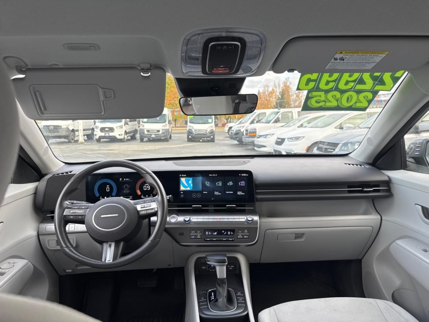 2025 GRAY HYUNDAI KONA SEL SEL (KM8HBCAB8SU) with an 2.0L engine, Continuously Variable transmission, located at 929 East 8th Ave, Anchorage, AK, 99501, (907) 274-2277, 61.214783, -149.866074- Photo#4