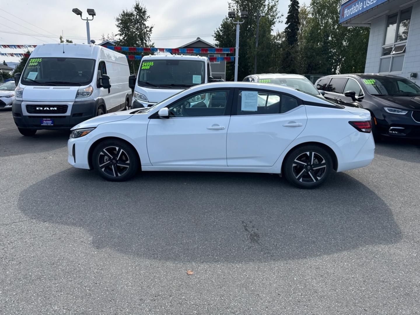 2024 WHITE NISSAN SENTRA SV SV (3N1AB8CV9RY) with an 2.0L engine, Continuously Variable transmission, located at 929 East 8th Ave, Anchorage, AK, 99501, (907) 274-2277, 61.214783, -149.866074- Photo#1