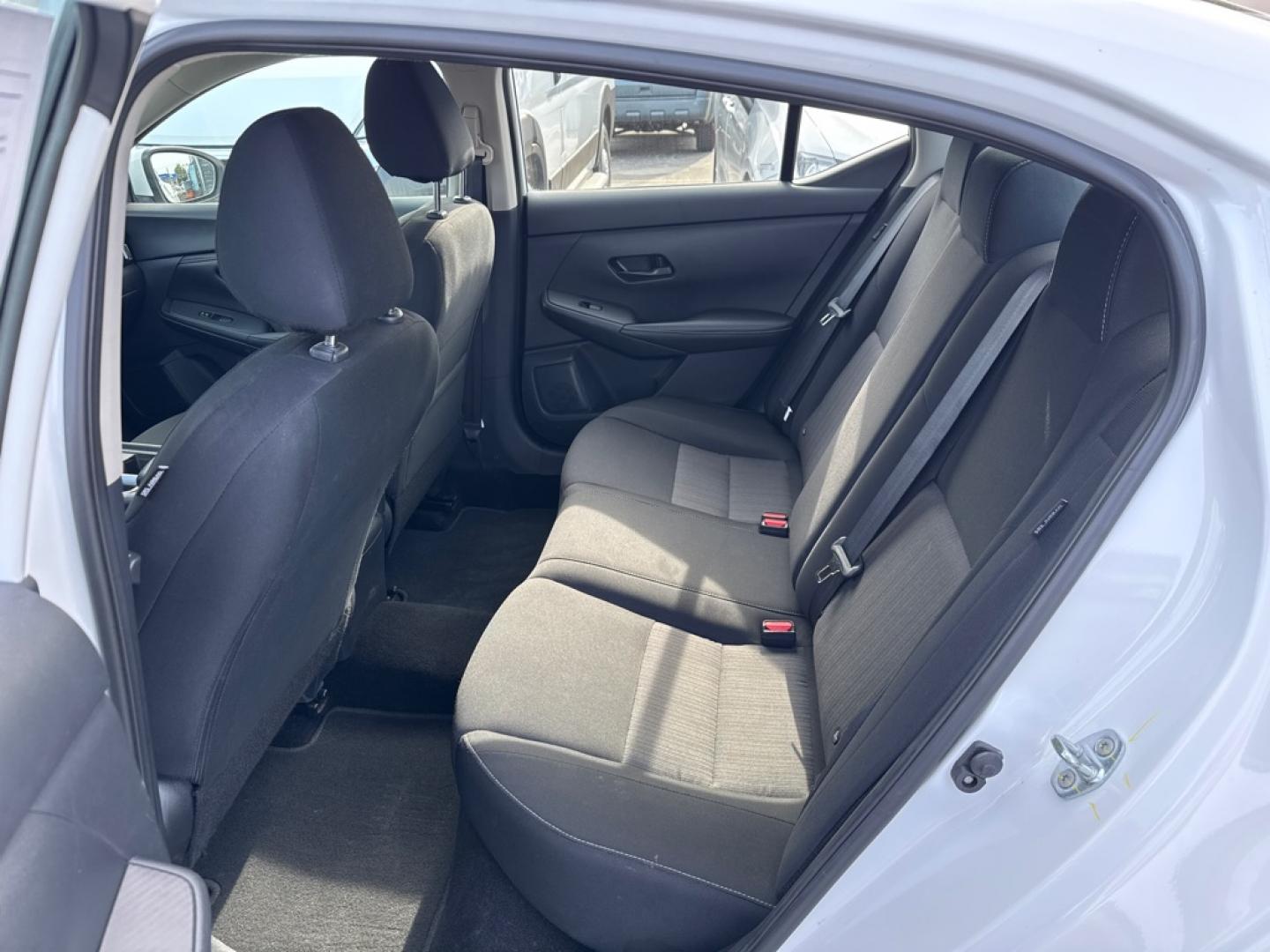 2024 WHITE NISSAN SENTRA SV SV (3N1AB8CV9RY) with an 2.0L engine, Continuously Variable transmission, located at 929 East 8th Ave, Anchorage, AK, 99501, (907) 274-2277, 61.214783, -149.866074- Photo#2