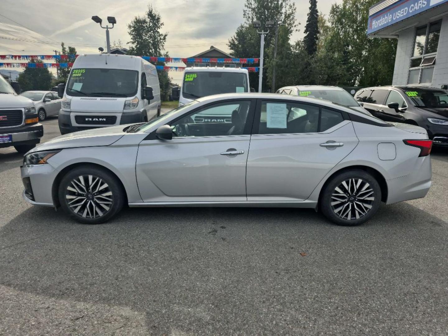 2024 SILVER NISSAN ALTIMA SV SV (1N4BL4DV8RN) with an 2.5L engine, Continuously Variable transmission, located at 929 East 8th Ave, Anchorage, AK, 99501, (907) 274-2277, 61.214783, -149.866074- Photo#1