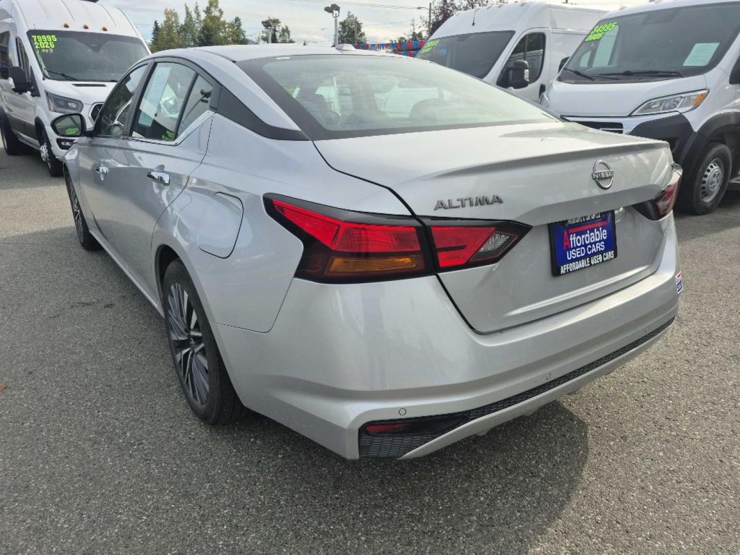 2024 SILVER NISSAN ALTIMA SV SV (1N4BL4DV8RN) with an 2.5L engine, Continuously Variable transmission, located at 929 East 8th Ave, Anchorage, AK, 99501, (907) 274-2277, 61.214783, -149.866074- Photo#2
