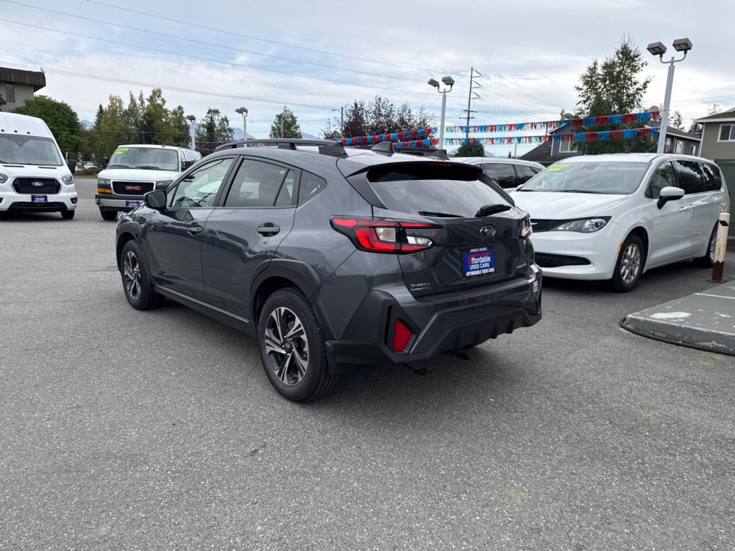 2024 GRAY SUBARU CROSSTREK PREMIUM (JF2GUADCXRH) with an 2.0L engine, Continuously Variable transmission, located at 929 East 8th Ave, Anchorage, AK, 99501, (907) 274-2277, 61.214783, -149.866074- Photo#4