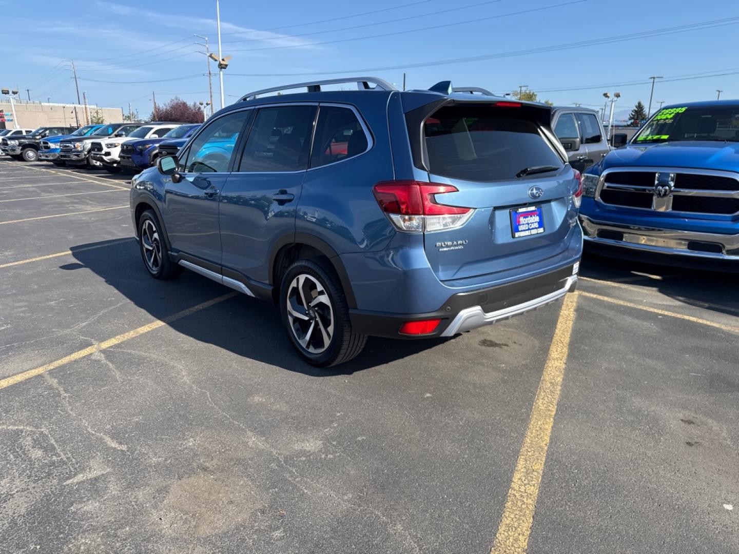 2023 BLUE SUBARU FORESTER TOURING (JF2SKARCXPH) with an 2.5L engine, Continuously Variable transmission, located at 929 East 8th Ave, Anchorage, AK, 99501, (907) 274-2277, 61.214783, -149.866074- Photo#4