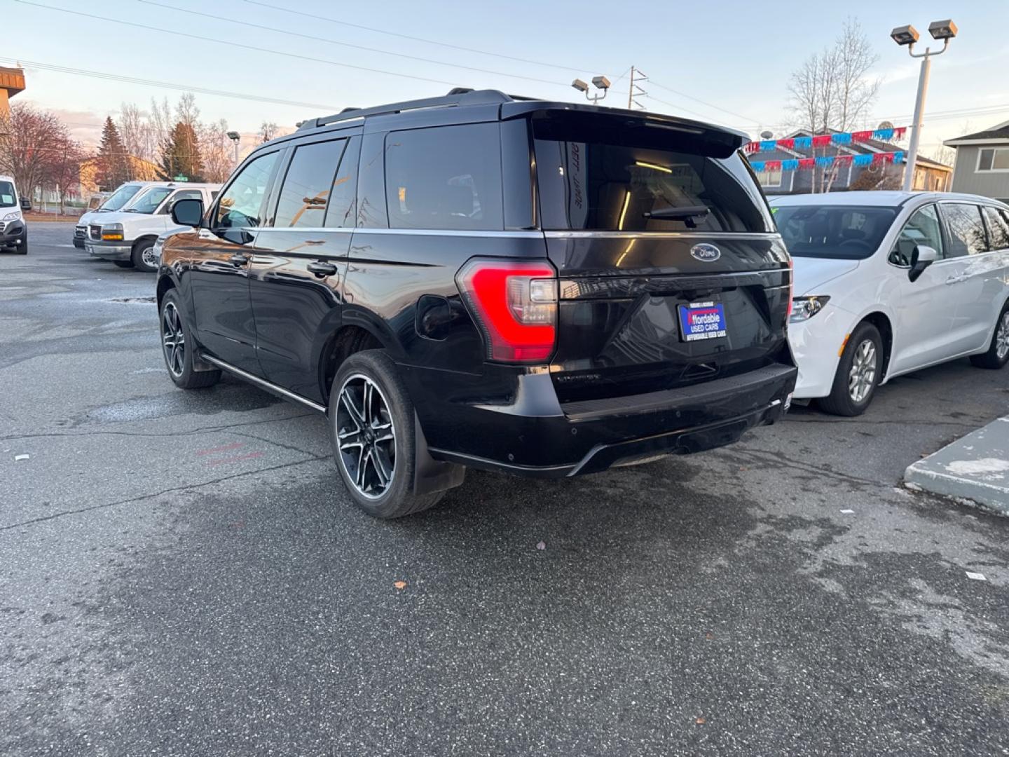2019 BLACK FORD EXPEDITION LIMITED (1FMJU2AT5KE) with an 3.5L engine, Automatic transmission, located at 929 East 8th Ave, Anchorage, AK, 99501, (907) 274-2277, 61.214783, -149.866074- Photo#2