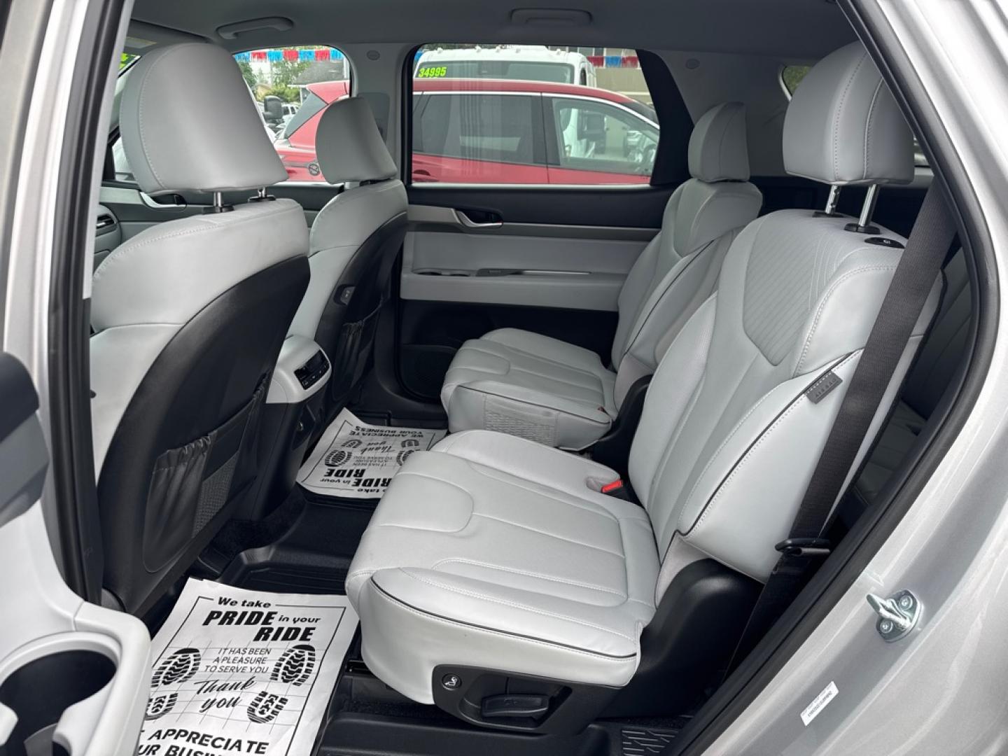 2025 SILVER HYUNDAI PALISADE SEL (KM8R2DGEXSU) with an 3.8L engine, Automatic transmission, located at 929 East 8th Ave, Anchorage, AK, 99501, (907) 274-2277, 61.214783, -149.866074- Photo#2