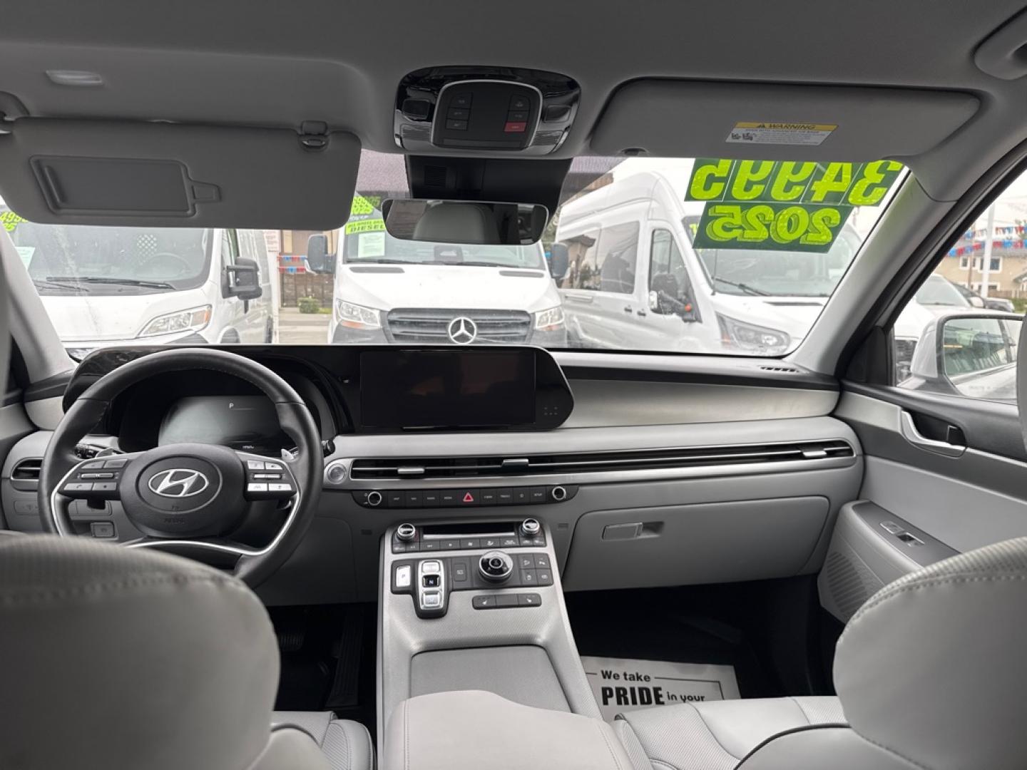 2025 SILVER HYUNDAI PALISADE SEL (KM8R2DGEXSU) with an 3.8L engine, Automatic transmission, located at 929 East 8th Ave, Anchorage, AK, 99501, (907) 274-2277, 61.214783, -149.866074- Photo#3