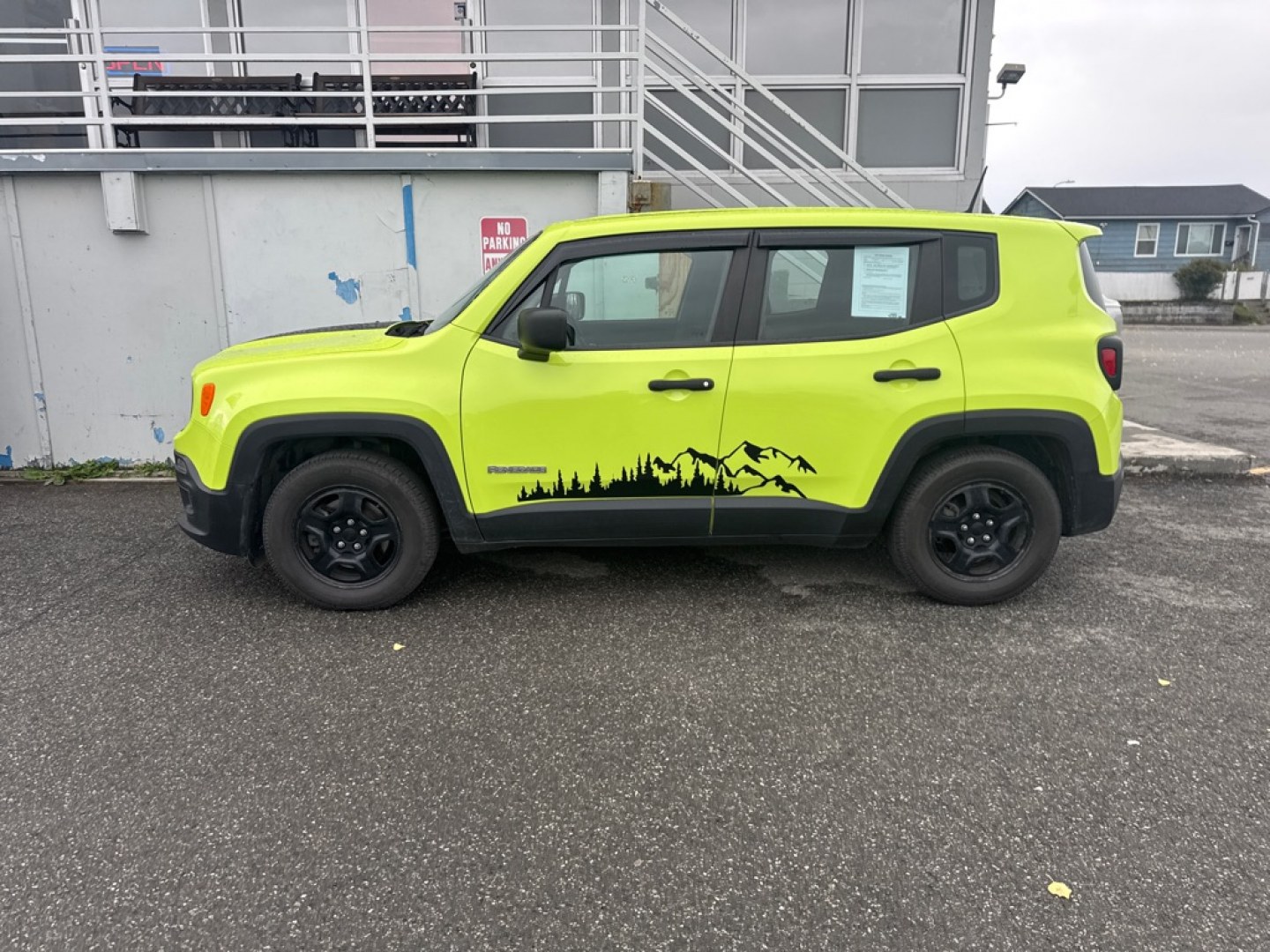 2018 GREEN JEEP RENEGADE SPORT (ZACCJAAB1JP) with an 2.4L engine, Automatic transmission, located at 929 East 8th Ave, Anchorage, AK, 99501, (907) 274-2277, 61.214783, -149.866074- Photo#1