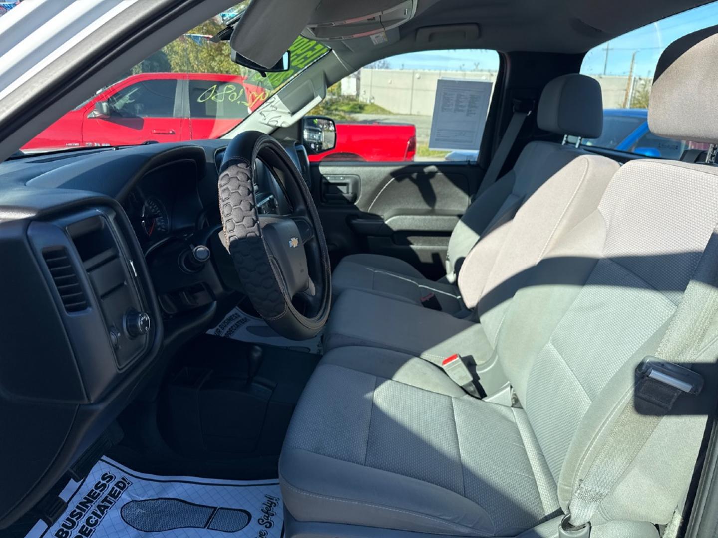 2015 WHITE CHEVROLET SILVERADO 1500 (1GCNKPEH8FZ) with an 4.3L engine, Automatic transmission, located at 929 East 8th Ave, Anchorage, AK, 99501, (907) 274-2277, 61.214783, -149.866074- Photo#2