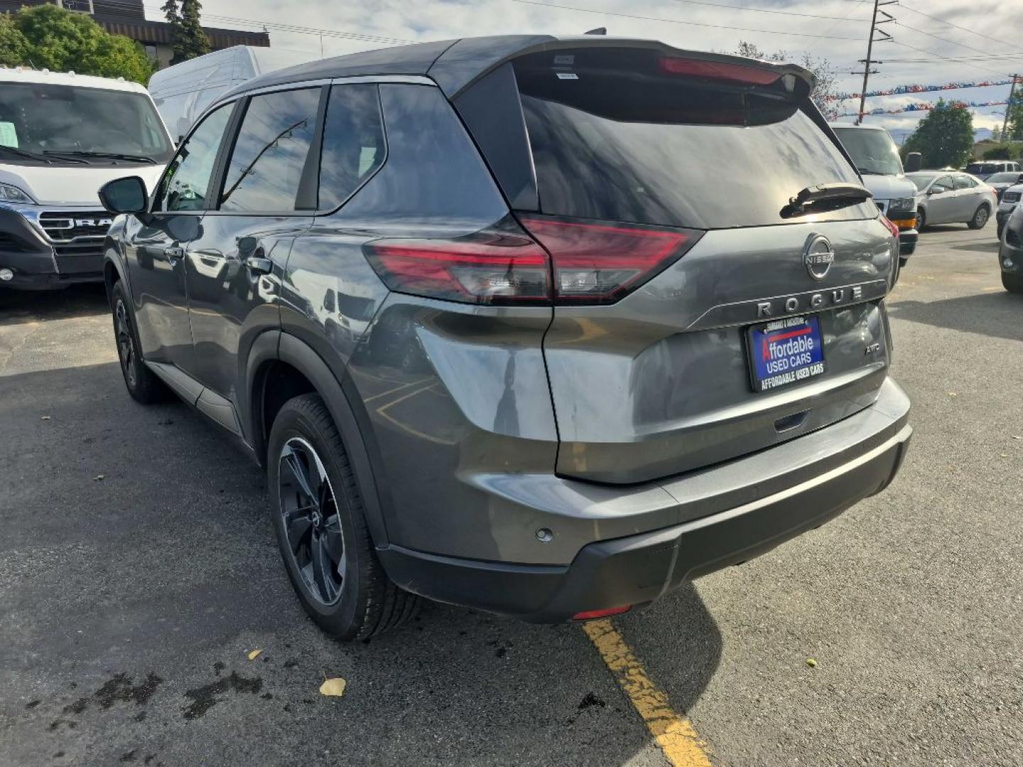2025 GRAY NISSAN ROGUE SV SV (5N1BT3BB8SC) with an 1.5L engine, Continuously Variable transmission, located at 929 East 8th Ave, Anchorage, AK, 99501, (907) 274-2277, 61.214783, -149.866074- Photo#2