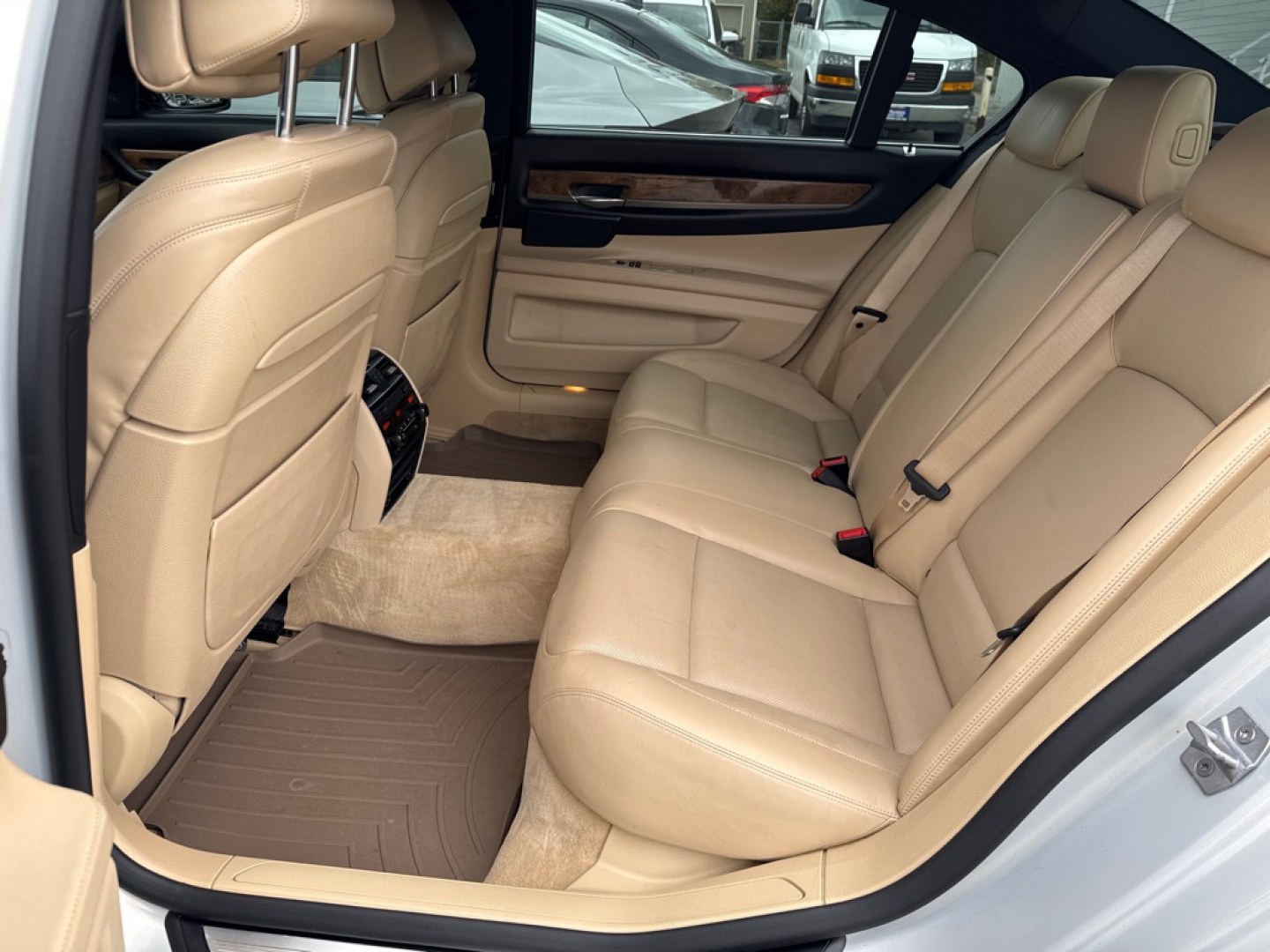 2013 GRAY BMW 750 LXI (WBAYF8C5XDD) with an 4.4L engine, Automatic transmission, located at 929 East 8th Ave, Anchorage, AK, 99501, (907) 274-2277, 61.214783, -149.866074- Photo#2