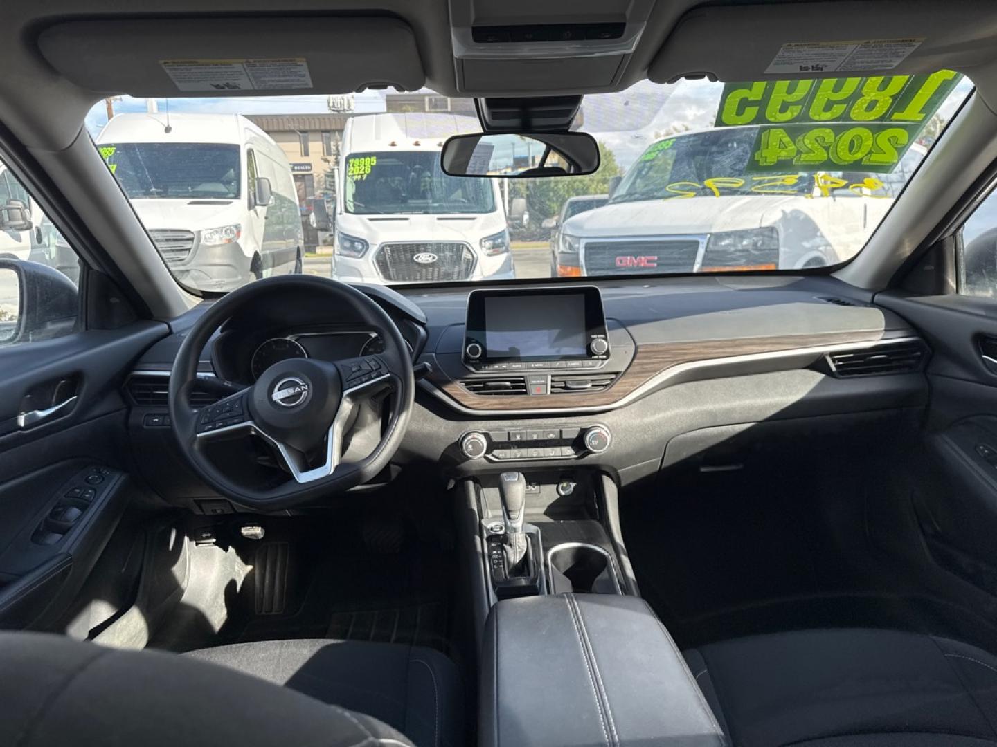 2024 SILVER NISSAN ALTIMA SV SV (1N4BL4DV3RN) with an 2.5L engine, Continuously Variable transmission, located at 929 East 8th Ave, Anchorage, AK, 99501, (907) 274-2277, 61.214783, -149.866074- Photo#3