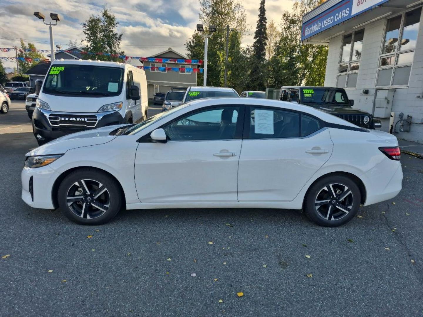 2024 WHITE NISSAN SENTRA SV SV (3N1AB8CV7RY) with an 2.0L engine, Continuously Variable transmission, located at 929 East 8th Ave, Anchorage, AK, 99501, (907) 274-2277, 61.214783, -149.866074- Photo#1