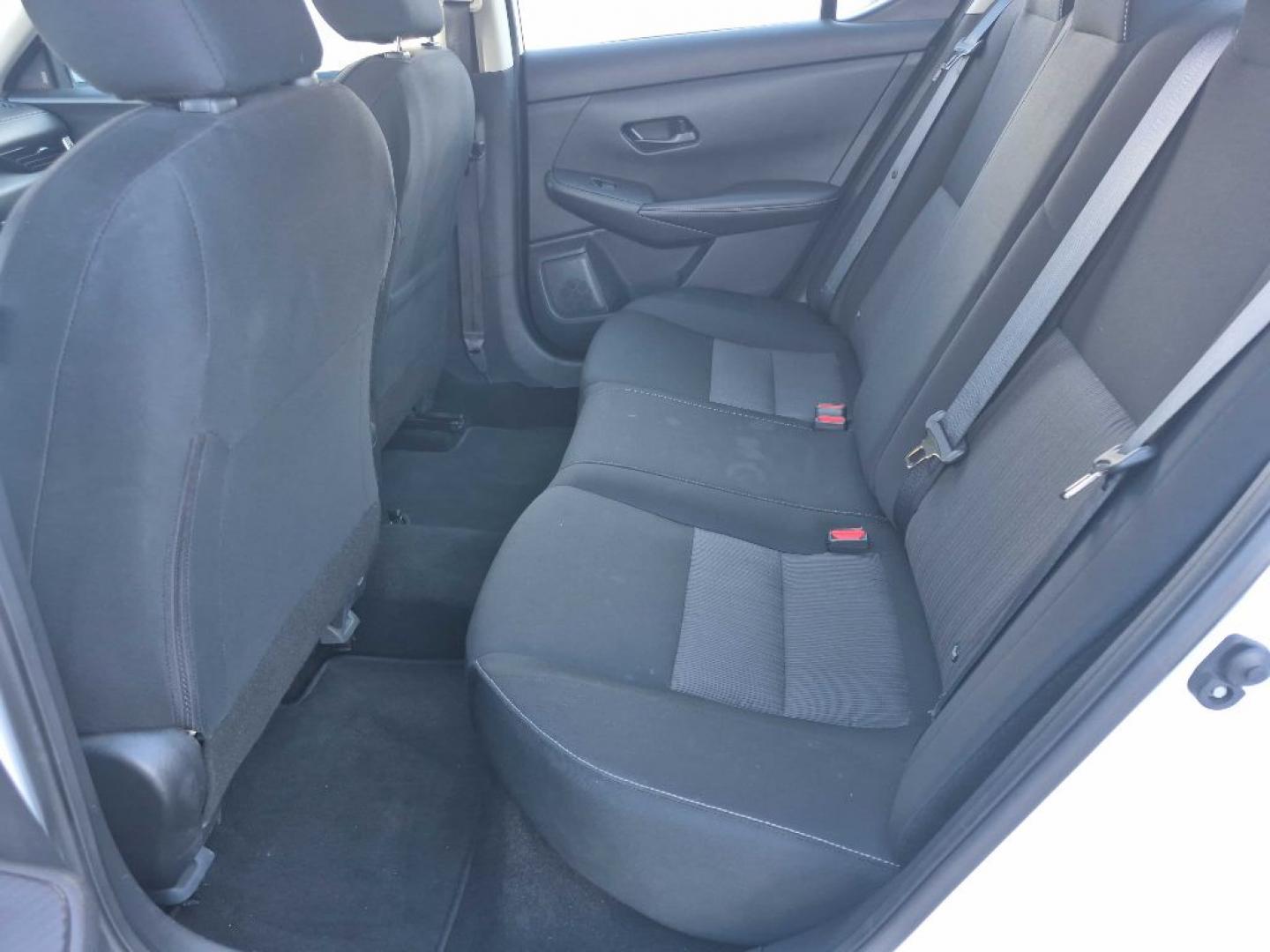 2024 WHITE NISSAN SENTRA SV SV (3N1AB8CV7RY) with an 2.0L engine, Continuously Variable transmission, located at 929 East 8th Ave, Anchorage, AK, 99501, (907) 274-2277, 61.214783, -149.866074- Photo#3