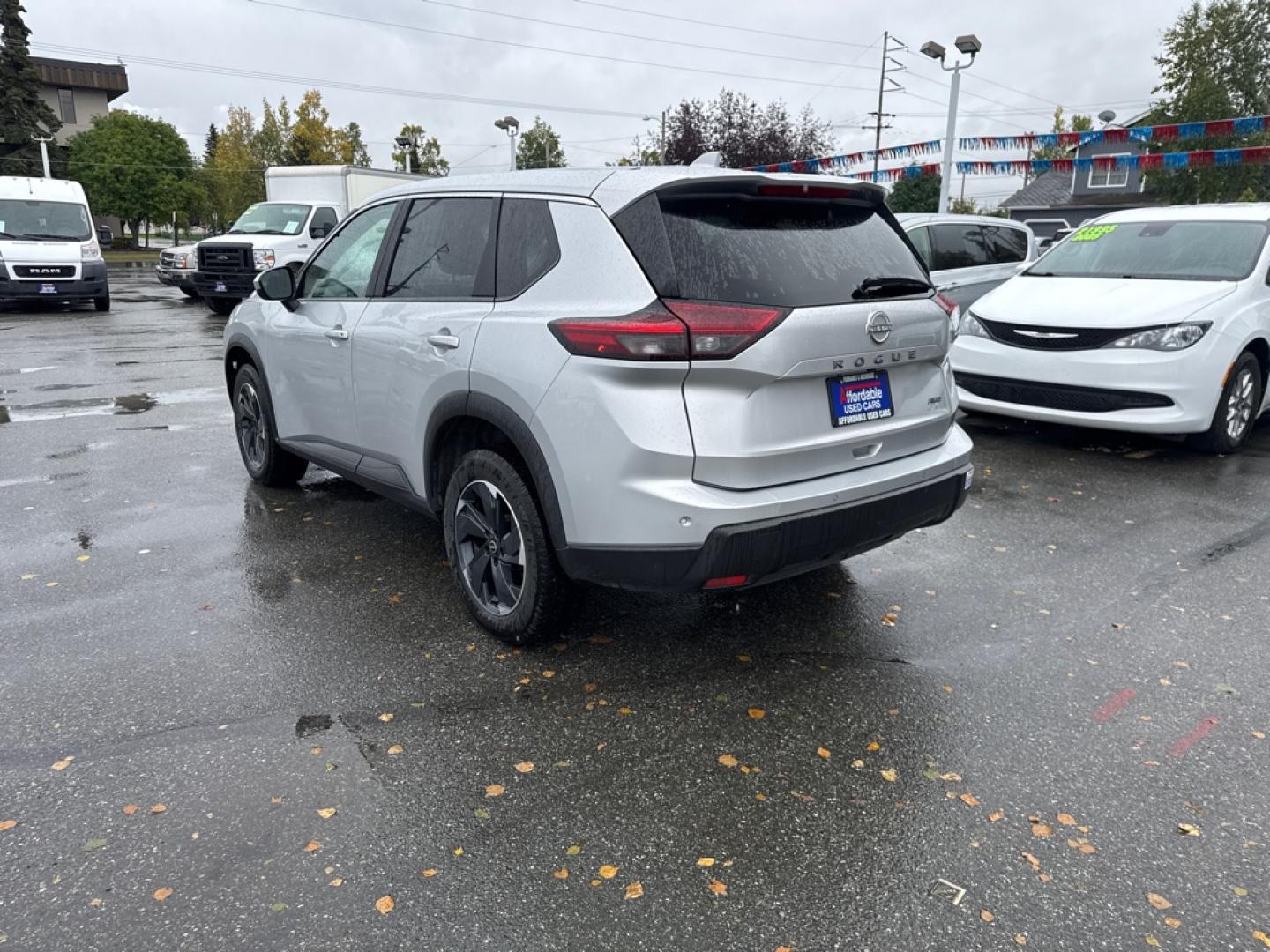 2025 SILVER NISSAN ROGUE SV SV (5N1BT3BB0SC) with an 1.5L engine, Continuously Variable transmission, located at 929 East 8th Ave, Anchorage, AK, 99501, (907) 274-2277, 61.214783, -149.866074- Photo#4