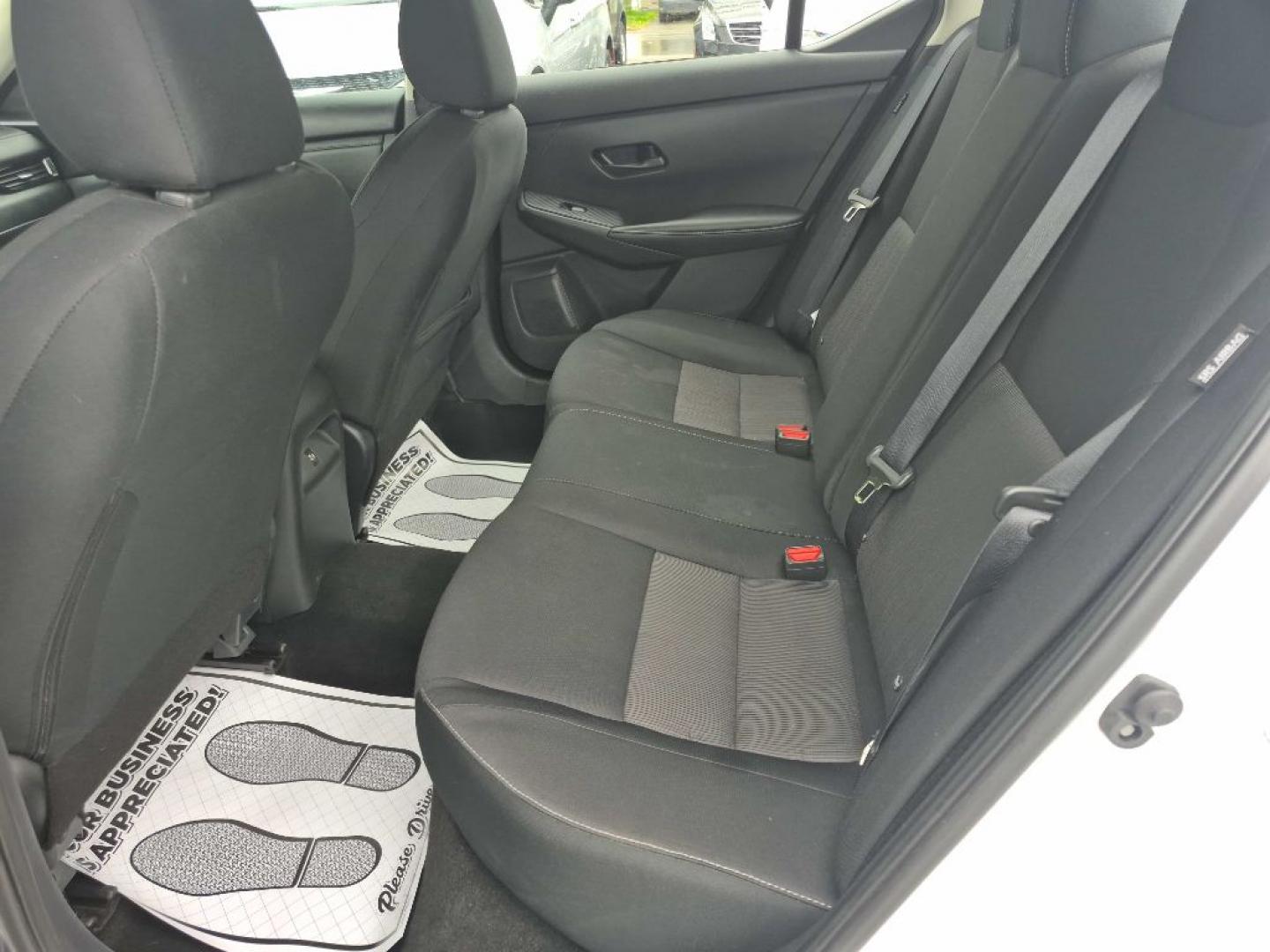 2024 WHITE NISSAN SENTRA SV SV (3N1AB8CVXRY) with an 2.0L engine, Continuously Variable transmission, located at 929 East 8th Ave, Anchorage, AK, 99501, (907) 274-2277, 61.214783, -149.866074- Photo#3