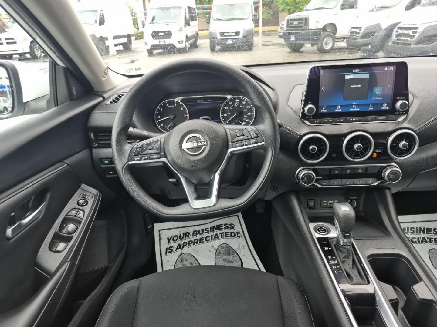 2024 WHITE NISSAN SENTRA SV SV (3N1AB8CVXRY) with an 2.0L engine, Continuously Variable transmission, located at 929 East 8th Ave, Anchorage, AK, 99501, (907) 274-2277, 61.214783, -149.866074- Photo#4