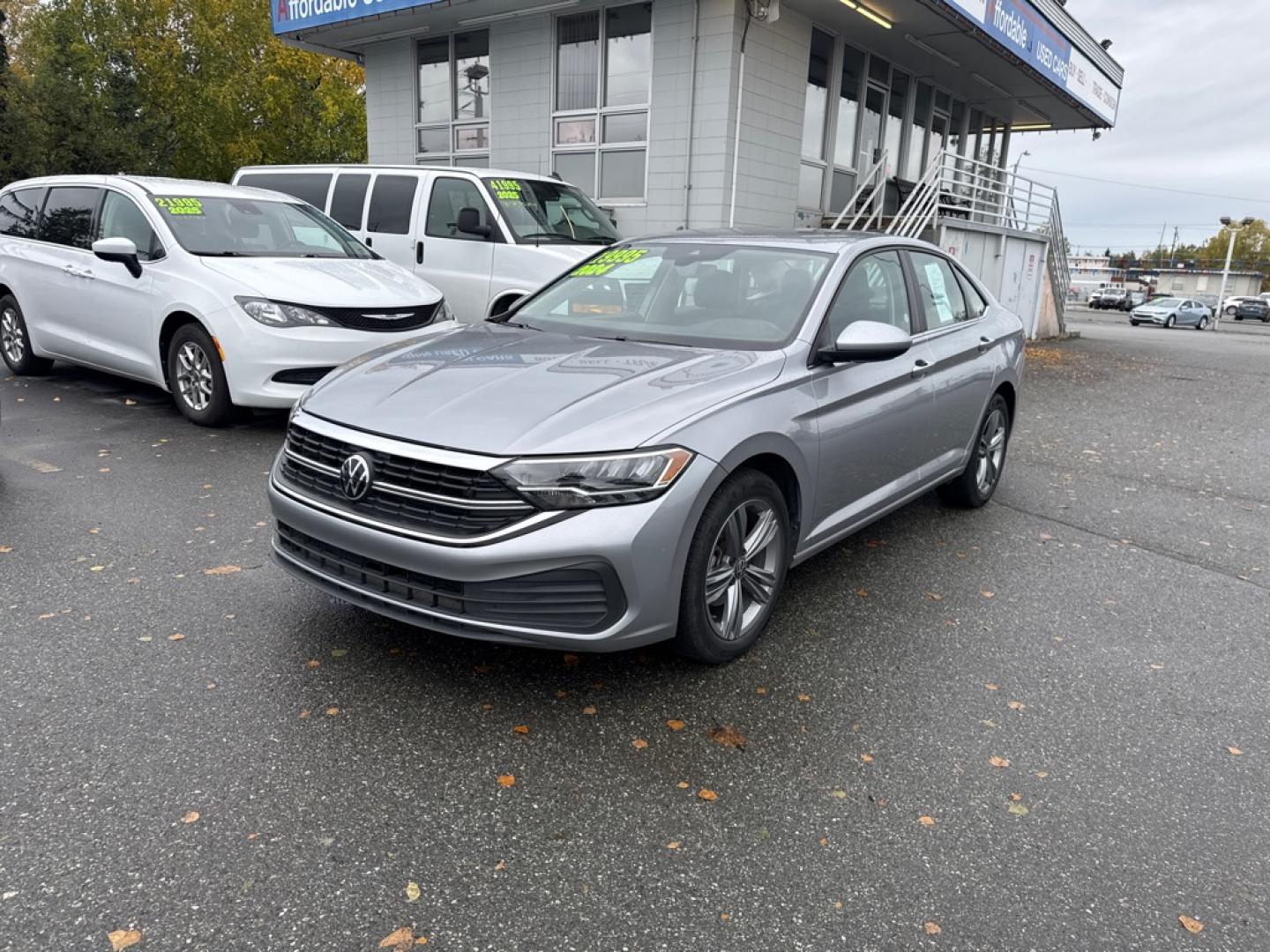 2024 SILVER VOLKSWAGEN JETTA SE SE (3VWEM7BU1RM) with an 1.5L engine, Automatic transmission, located at 929 East 8th Ave, Anchorage, AK, 99501, (907) 274-2277, 61.214783, -149.866074- Photo#0