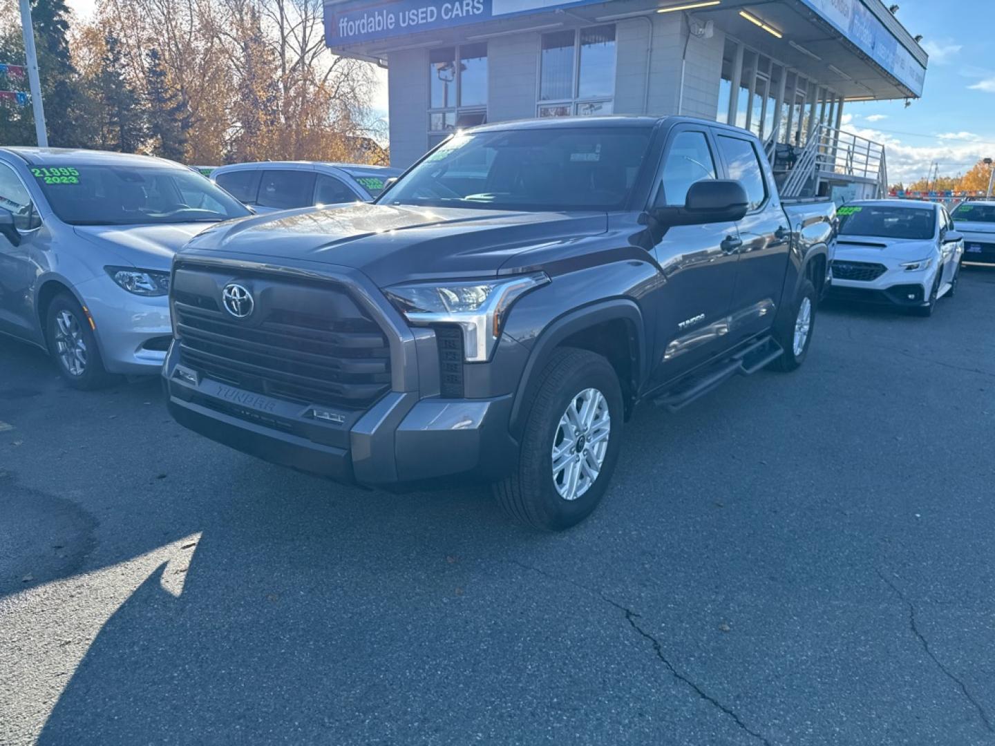 2025 GRAY TOYOTA TUNDRA CREWMAX SR (5TFLA5DBXSX) with an 3.4L engine, Automatic transmission, located at 929 East 8th Ave, Anchorage, AK, 99501, (907) 274-2277, 61.214783, -149.866074- Photo#0