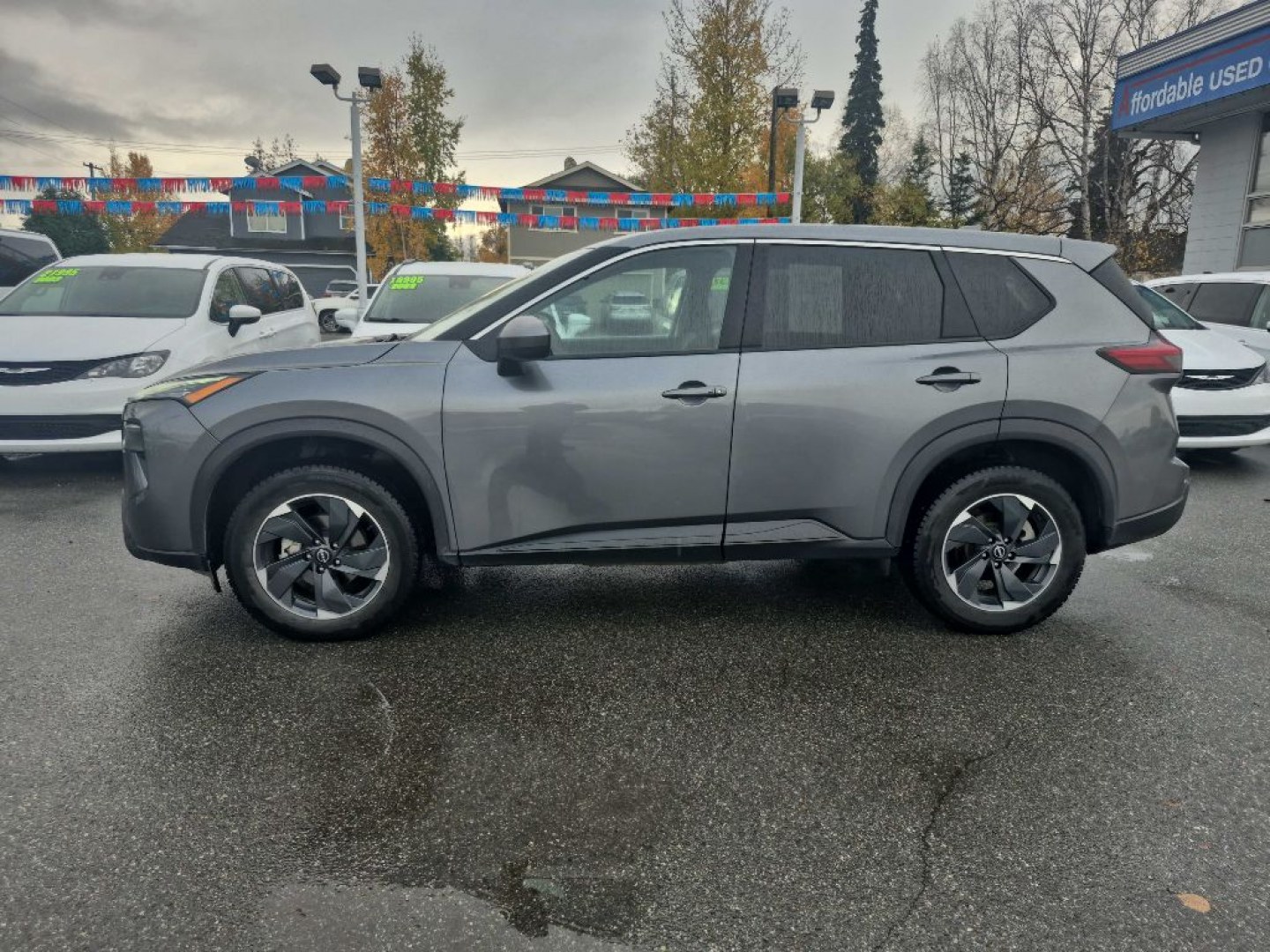 2024 GRAY NISSAN ROGUE SV SV (5N1BT3BB2RC) with an 1.5L engine, Continuously Variable transmission, located at 929 East 8th Ave, Anchorage, AK, 99501, (907) 274-2277, 61.214783, -149.866074- Photo#1