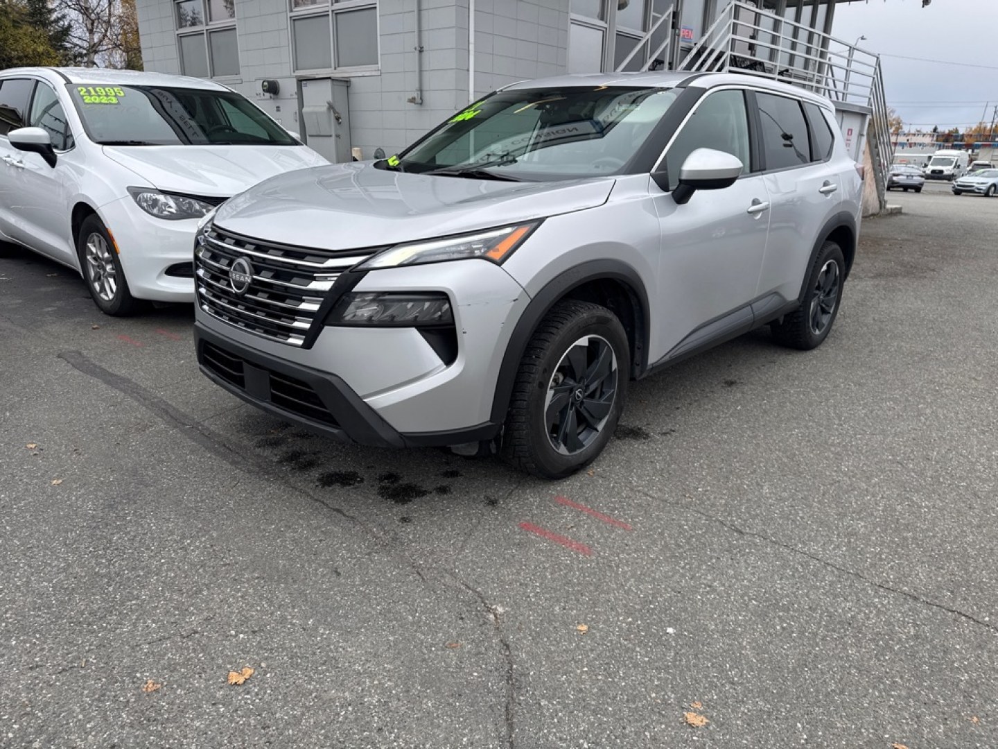 2024 SILVER NISSAN ROGUE SV SV (5N1BT3BB5RC) with an 1.5L engine, Continuously Variable transmission, located at 929 East 8th Ave, Anchorage, AK, 99501, (907) 274-2277, 61.214783, -149.866074- Photo#0