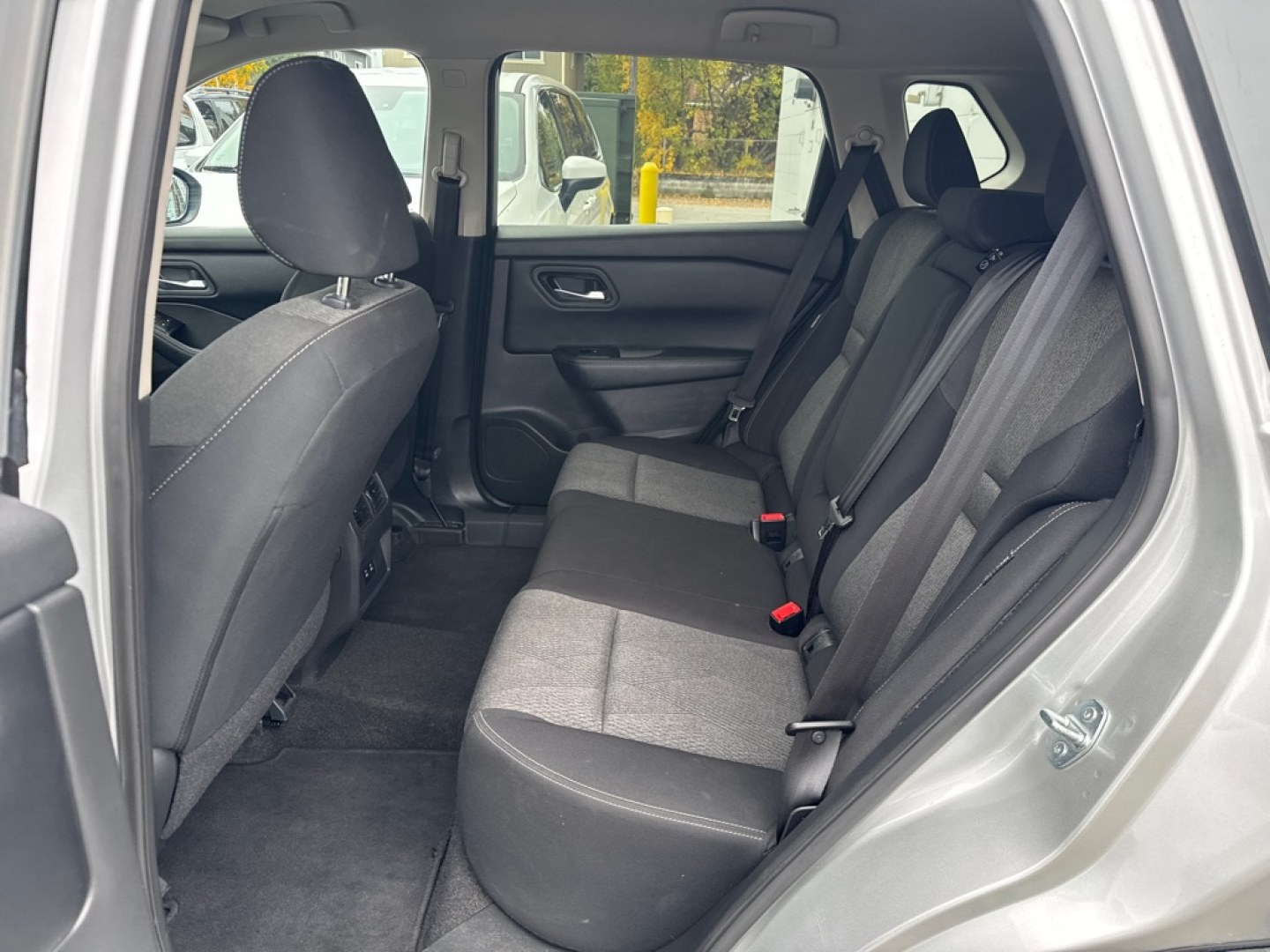 2024 SILVER NISSAN ROGUE SV SV (5N1BT3BB5RC) with an 1.5L engine, Continuously Variable transmission, located at 929 East 8th Ave, Anchorage, AK, 99501, (907) 274-2277, 61.214783, -149.866074- Photo#2