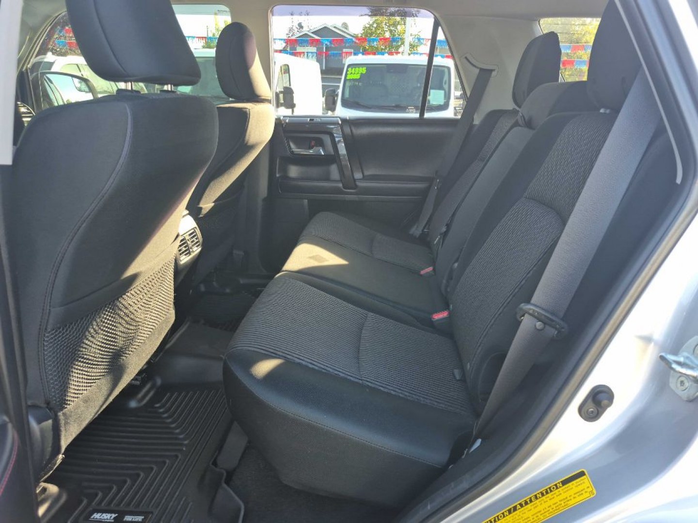 2018 SILVER TOYOTA 4RUNNER SR5/SR5 PREMIUM (JTEBU5JR3J5) with an 4.0L engine, Automatic transmission, located at 929 East 8th Ave, Anchorage, AK, 99501, (907) 274-2277, 61.214783, -149.866074- Photo#3