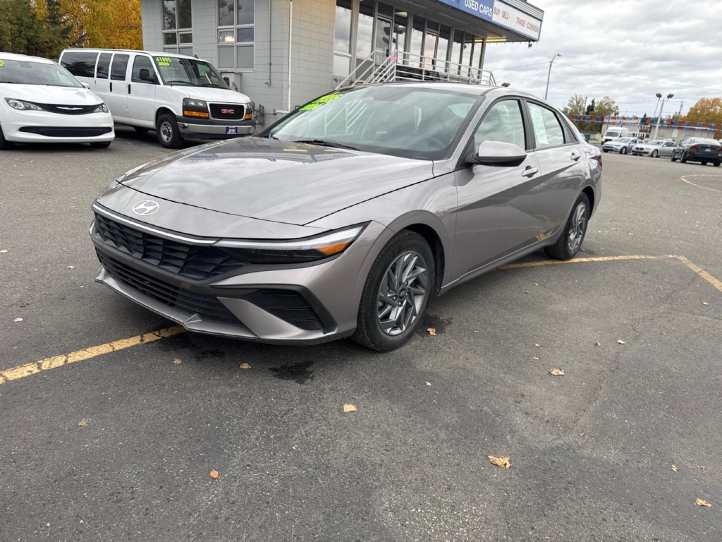 2024 SILVER HYUNDAI ELANTRA SEL SEL (KMHLM4DG0RU) with an 2.0L engine, Continuously Variable transmission, located at 929 East 8th Ave, Anchorage, AK, 99501, (907) 274-2277, 61.214783, -149.866074- Photo#0