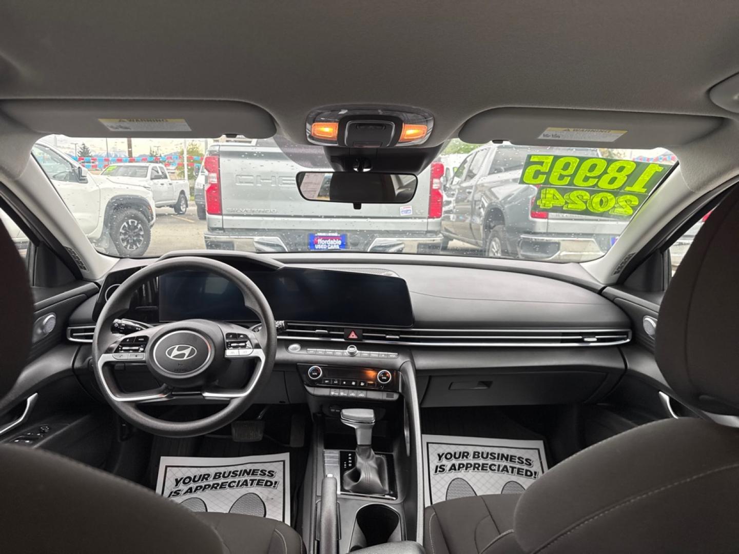 2024 SILVER HYUNDAI ELANTRA SEL SEL (KMHLM4DG0RU) with an 2.0L engine, Continuously Variable transmission, located at 929 East 8th Ave, Anchorage, AK, 99501, (907) 274-2277, 61.214783, -149.866074- Photo#3