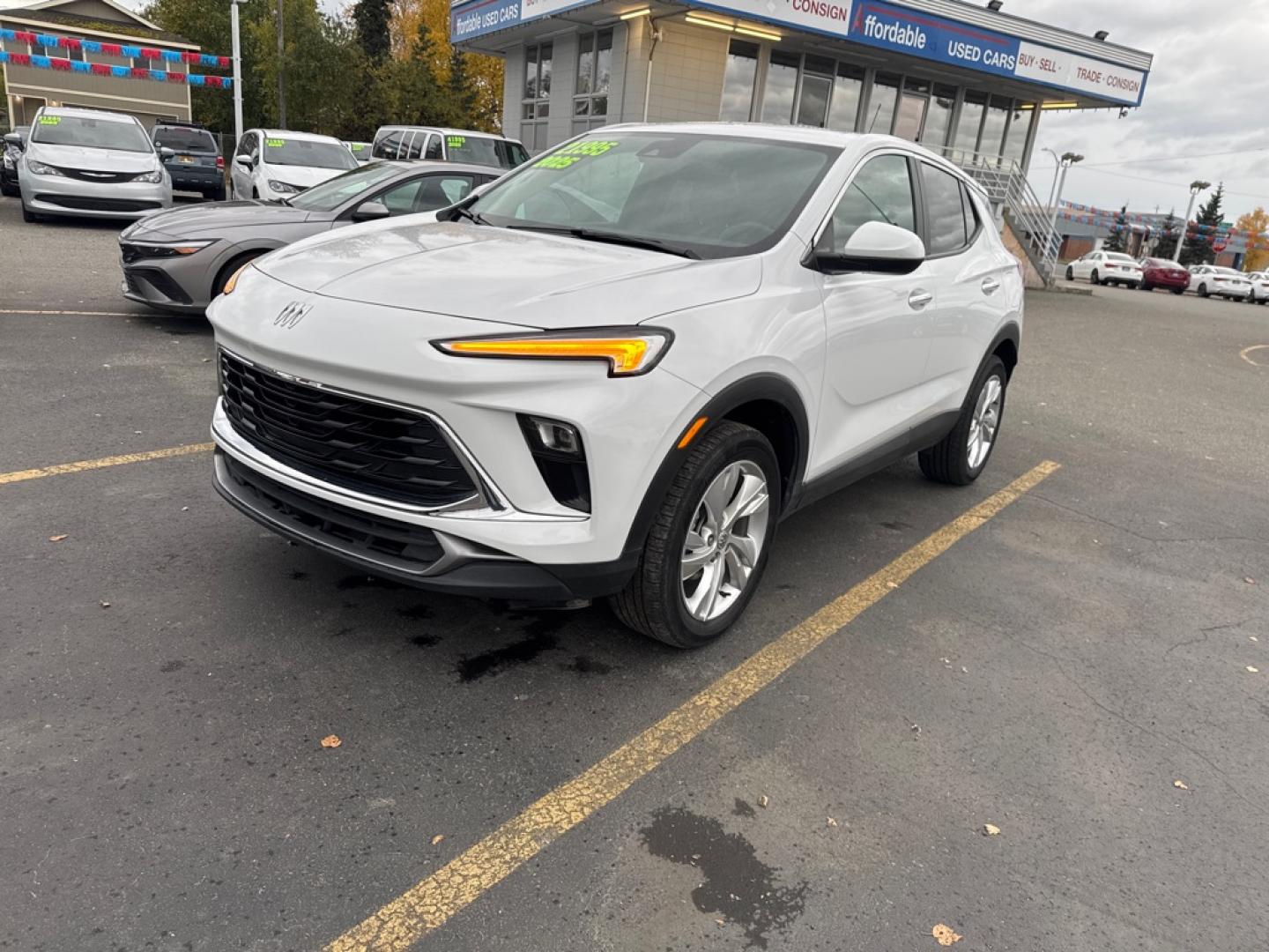 2025 WHITE BUICK ENCORE GX PREFERRED (KL4AMCSLXSB) with an 1.3L engine, Automatic transmission, located at 929 East 8th Ave, Anchorage, AK, 99501, (907) 274-2277, 61.214783, -149.866074- Photo#0