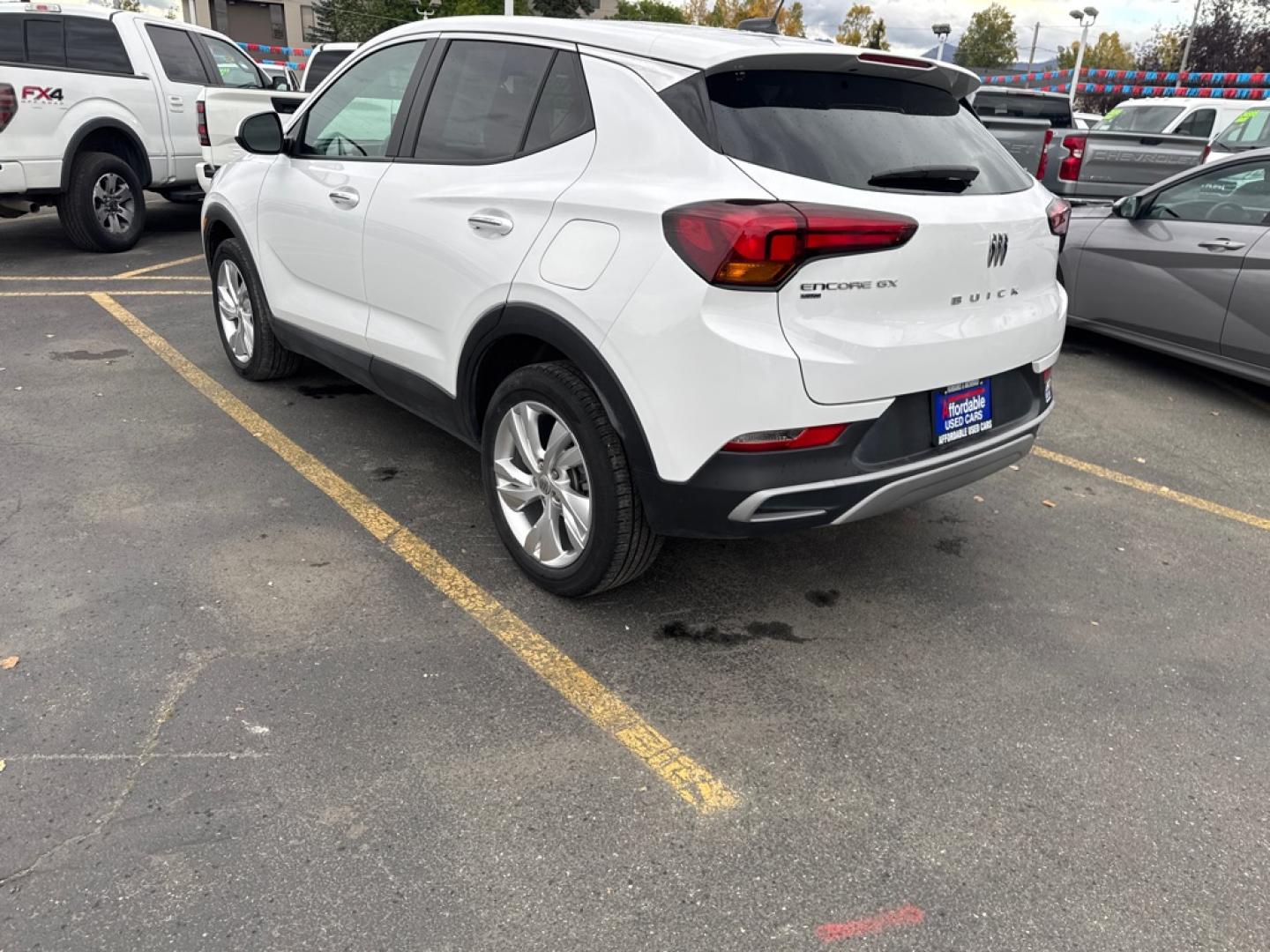 2025 WHITE BUICK ENCORE GX PREFERRED (KL4AMCSLXSB) with an 1.3L engine, Automatic transmission, located at 929 East 8th Ave, Anchorage, AK, 99501, (907) 274-2277, 61.214783, -149.866074- Photo#4