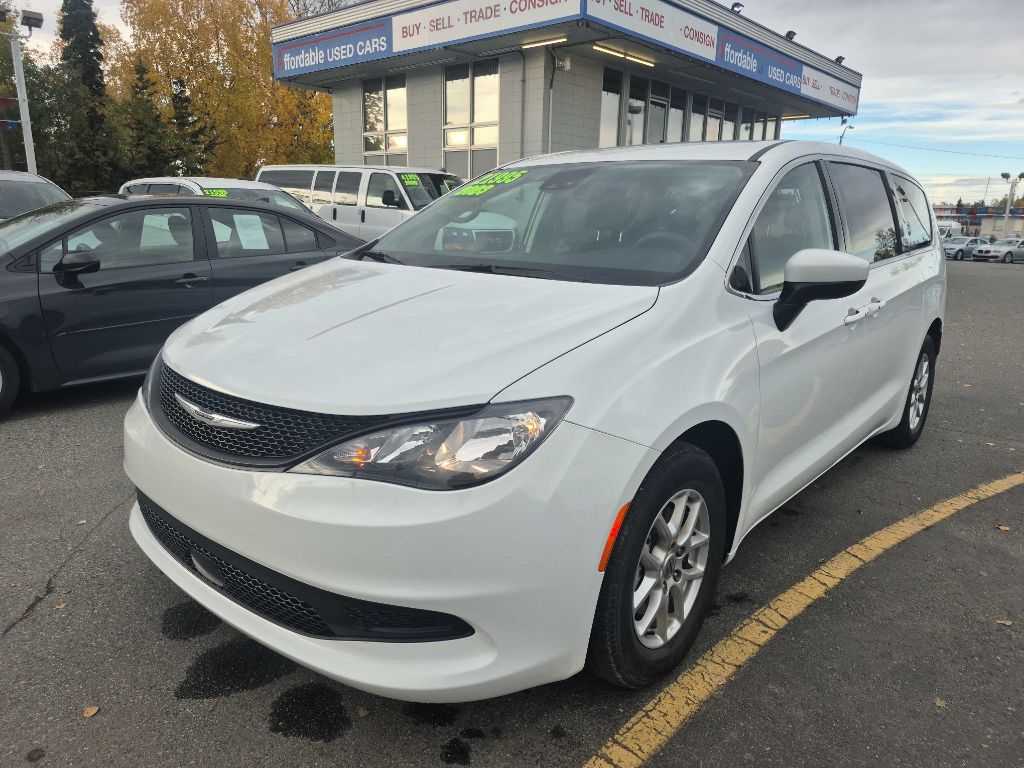 photo of 2023 CHRYSLER VOYAGER LX LX