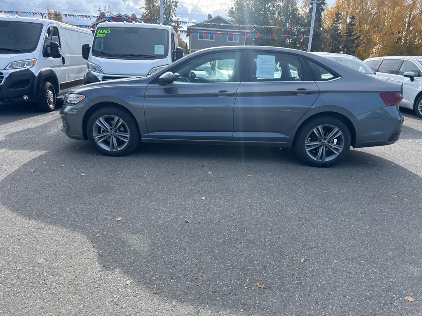 2024 GRAY VOLKSWAGEN JETTA SE SE (3VWEM7BU9RM) with an 1.5L engine, Automatic transmission, located at 929 East 8th Ave, Anchorage, AK, 99501, (907) 274-2277, 61.214783, -149.866074- Photo#1