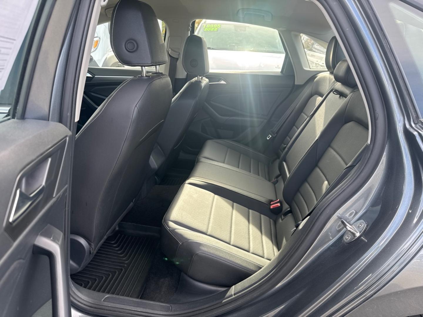 2024 GRAY VOLKSWAGEN JETTA SE SE (3VWEM7BU9RM) with an 1.5L engine, Automatic transmission, located at 929 East 8th Ave, Anchorage, AK, 99501, (907) 274-2277, 61.214783, -149.866074- Photo#2