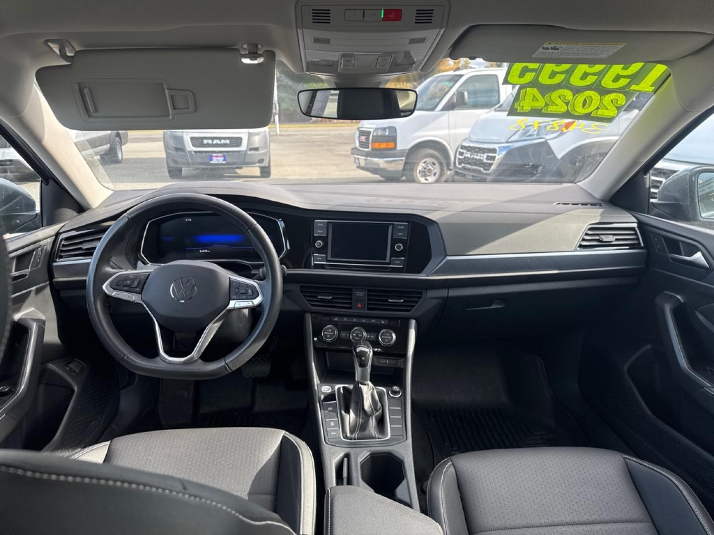 2024 GRAY VOLKSWAGEN JETTA SE SE (3VWEM7BU9RM) with an 1.5L engine, Automatic transmission, located at 929 East 8th Ave, Anchorage, AK, 99501, (907) 274-2277, 61.214783, -149.866074- Photo#3