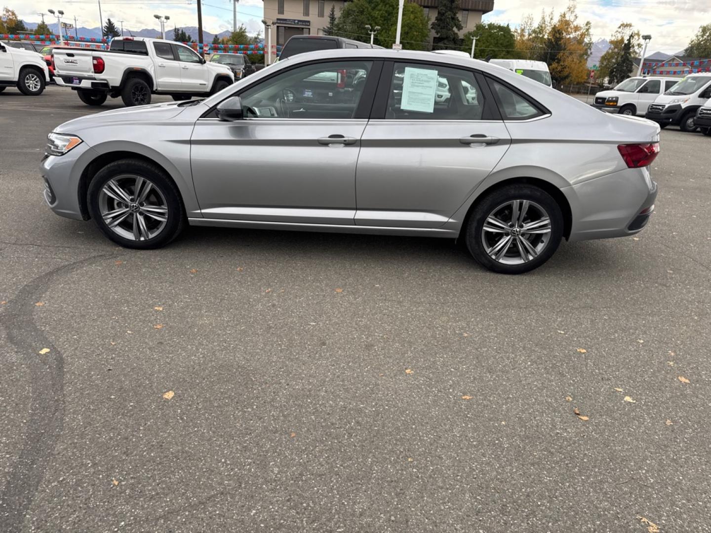 2024 SILVER VOLKSWAGEN JETTA SE SE (3VWEM7BU7RM) with an 1.5L engine, Automatic transmission, located at 929 East 8th Ave, Anchorage, AK, 99501, (907) 274-2277, 61.214783, -149.866074- Photo#1