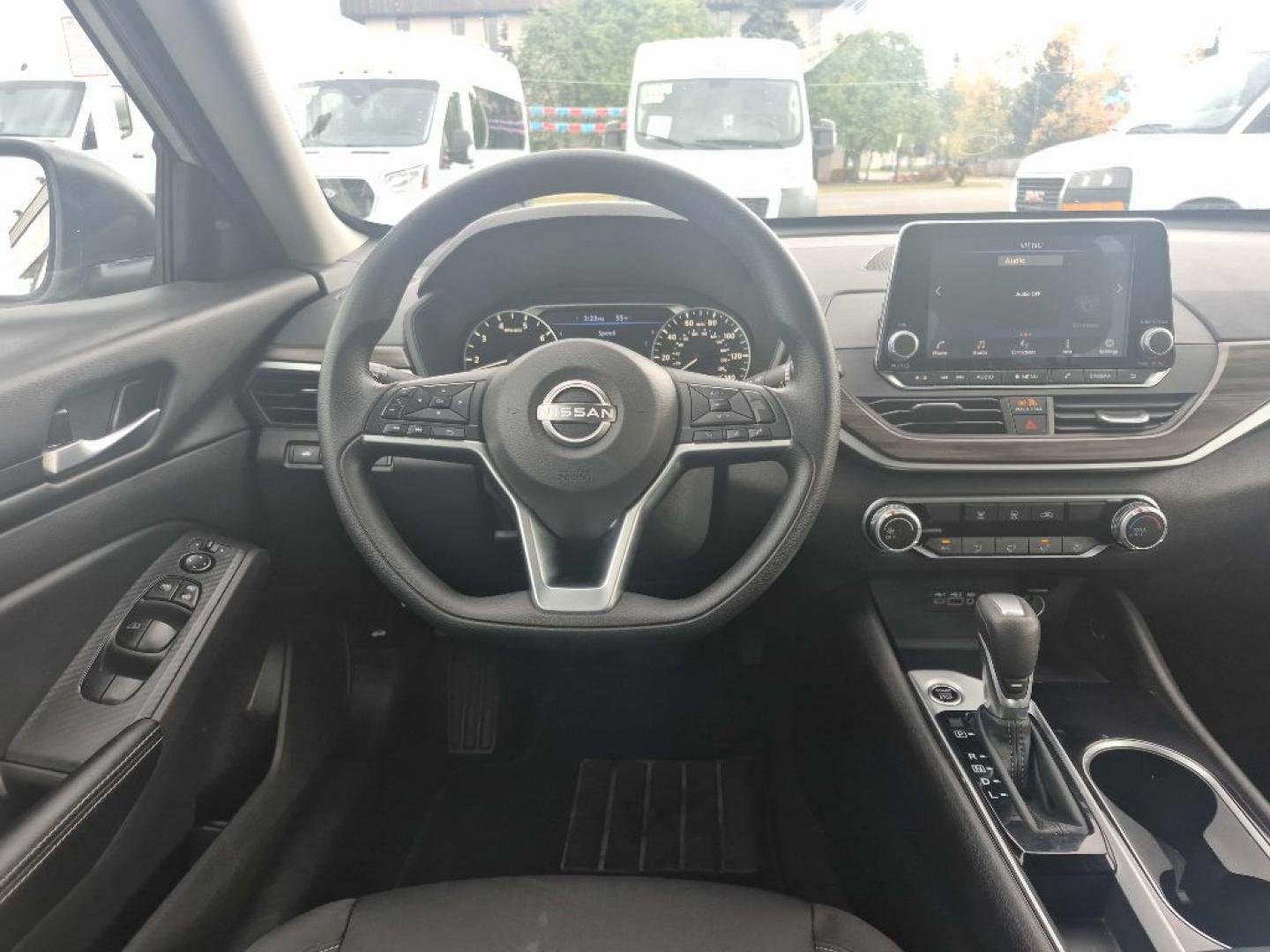 2024 SILVER NISSAN ALTIMA SV SV (1N4BL4DV2RN) with an 2.5L engine, Continuously Variable transmission, located at 929 East 8th Ave, Anchorage, AK, 99501, (907) 274-2277, 61.214783, -149.866074- Photo#4