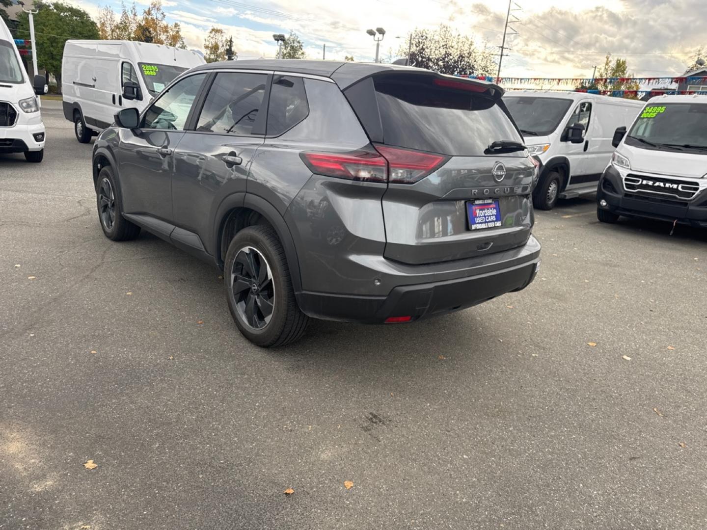2025 GRAY NISSAN ROGUE SV SV (5N1BT3BB4SC) with an 1.5L engine, Continuously Variable transmission, located at 929 East 8th Ave, Anchorage, AK, 99501, (907) 274-2277, 61.214783, -149.866074- Photo#4