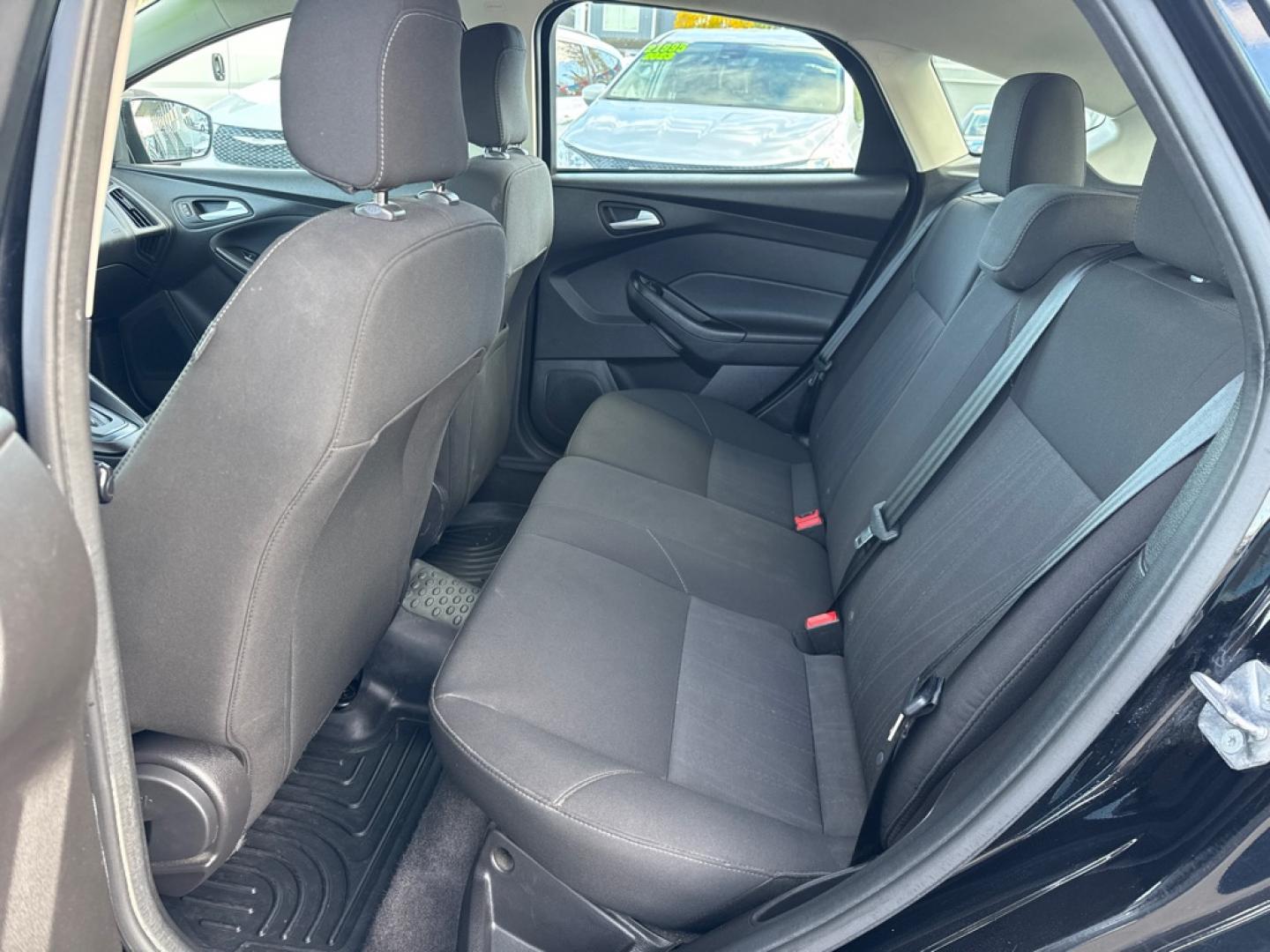 2018 BLACK FORD FOCUS SE (1FADP3K22JL) with an 2.0L engine, Automatic transmission, located at 929 East 8th Ave, Anchorage, AK, 99501, (907) 274-2277, 61.214783, -149.866074- Photo#2