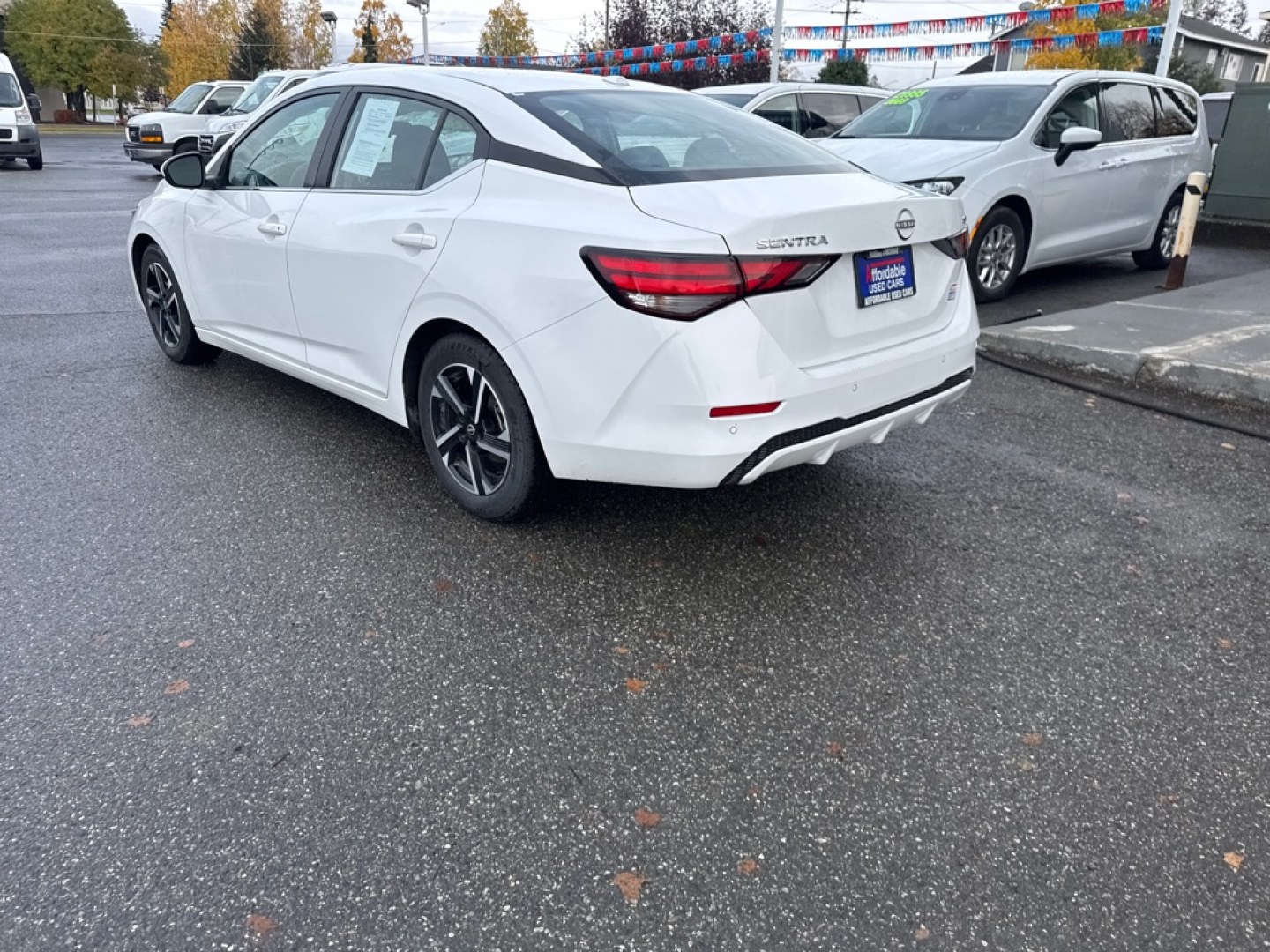 2024 WHITE NISSAN SENTRA SV SV (3N1AB8CV5RY) with an 2.0L engine, Continuously Variable transmission, located at 929 East 8th Ave, Anchorage, AK, 99501, (907) 274-2277, 61.214783, -149.866074- Photo#4