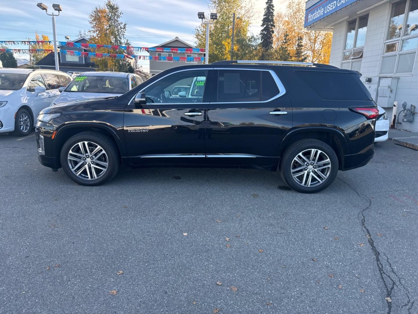 2022 BLACK CHEVROLET TRAVERSE HIGH COUNTRY (1GNEVNKW1NJ) with an 3.6L engine, Automatic transmission, located at 929 East 8th Ave, Anchorage, AK, 99501, (907) 274-2277, 61.214783, -149.866074- Photo#1