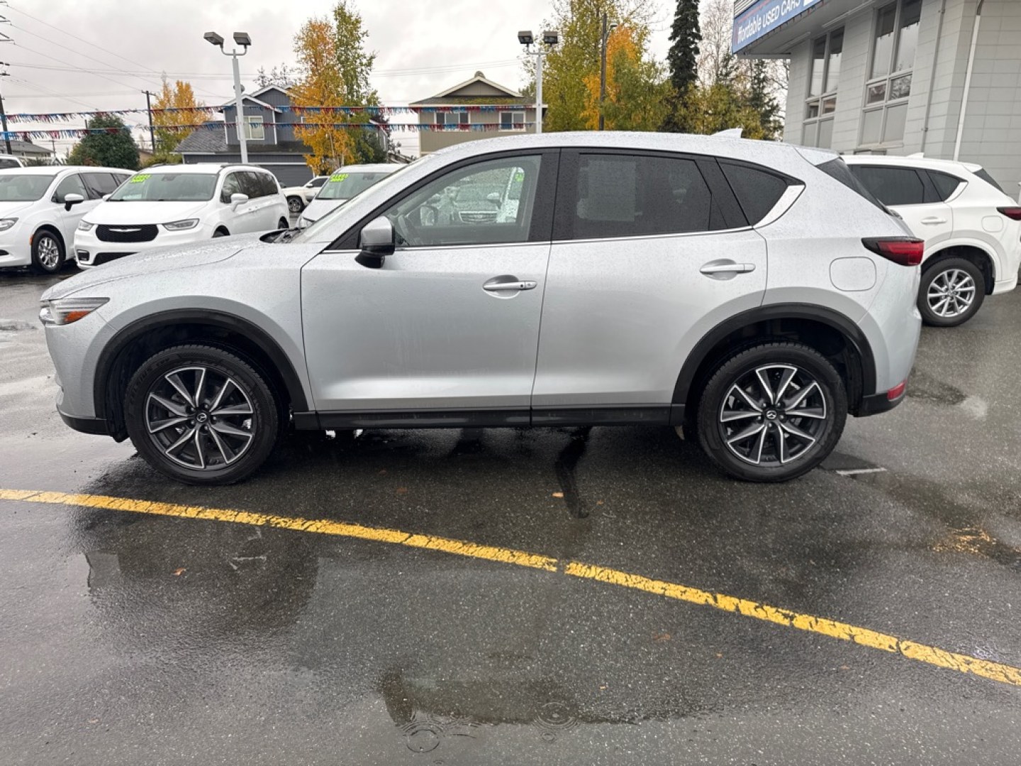2017 SILVER MAZDA CX-5 GRAND TOURING (JM3KFBDL3H0) with an 2.5L engine, Automatic transmission, located at 929 East 8th Ave, Anchorage, AK, 99501, (907) 274-2277, 61.214783, -149.866074- Photo#1