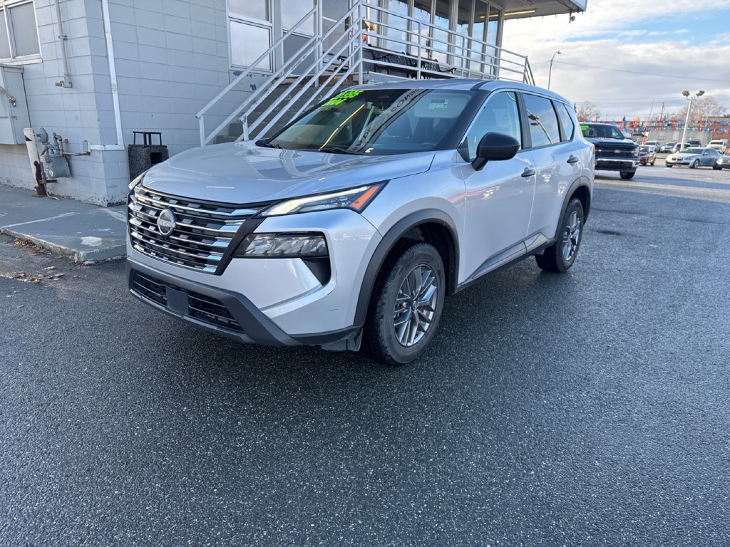 2024 SILVER NISSAN ROGUE S (5N1BT3AB5RC) with an 1.5L engine, Continuously Variable transmission, located at 929 East 8th Ave, Anchorage, AK, 99501, (907) 274-2277, 61.214783, -149.866074- Photo#0