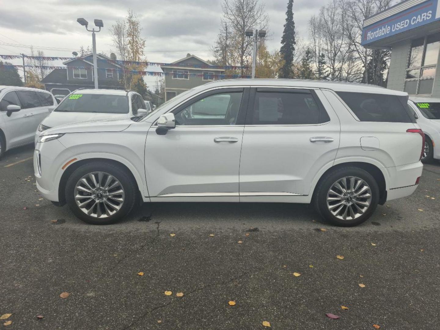 2020 WHITE HYUNDAI PALISADE LIMITED (KM8R5DHEXLU) with an 3.8L engine, Automatic transmission, located at 929 East 8th Ave, Anchorage, AK, 99501, (907) 274-2277, 61.214783, -149.866074- Photo#1