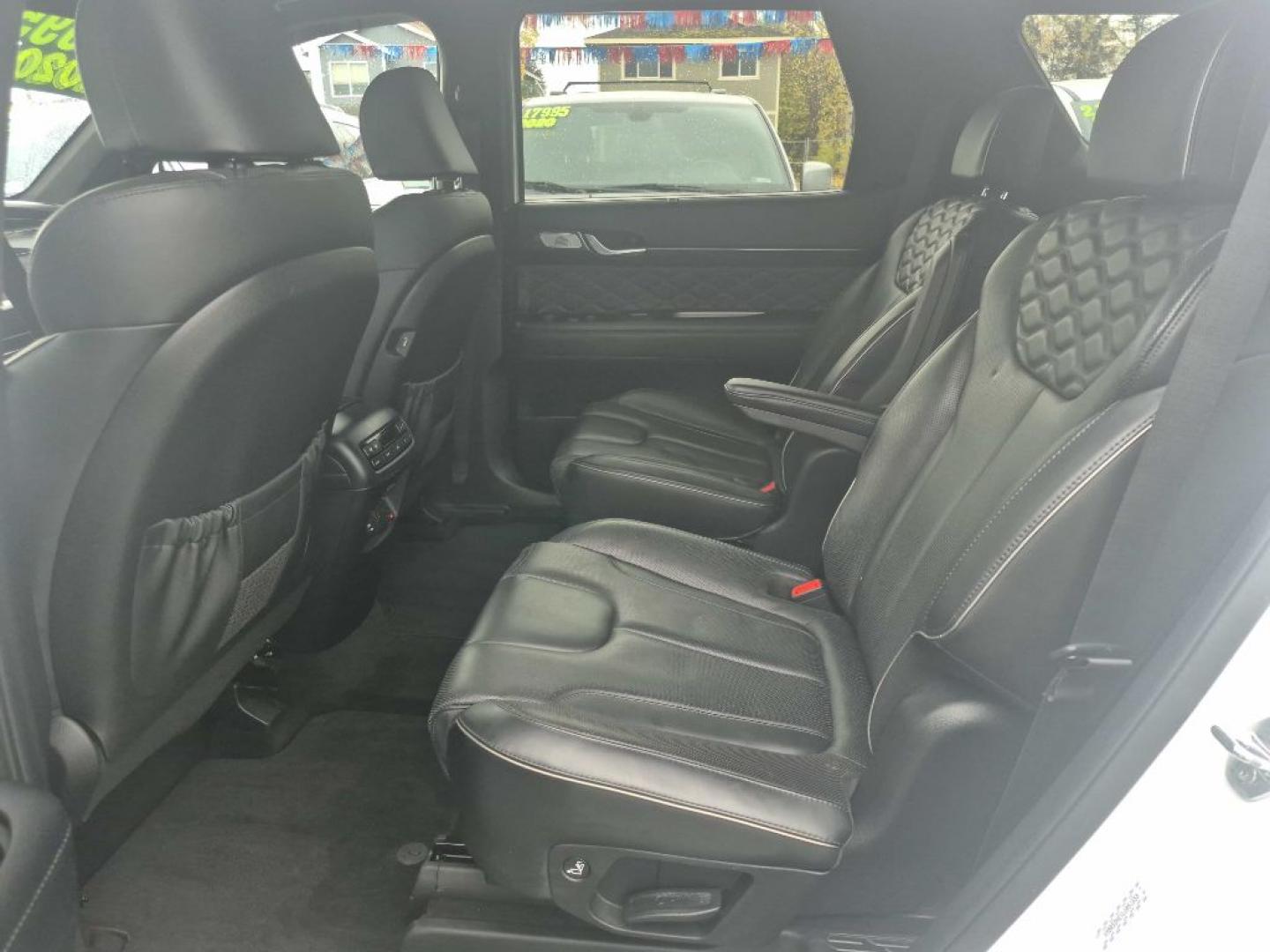 2020 WHITE HYUNDAI PALISADE LIMITED (KM8R5DHEXLU) with an 3.8L engine, Automatic transmission, located at 929 East 8th Ave, Anchorage, AK, 99501, (907) 274-2277, 61.214783, -149.866074- Photo#2